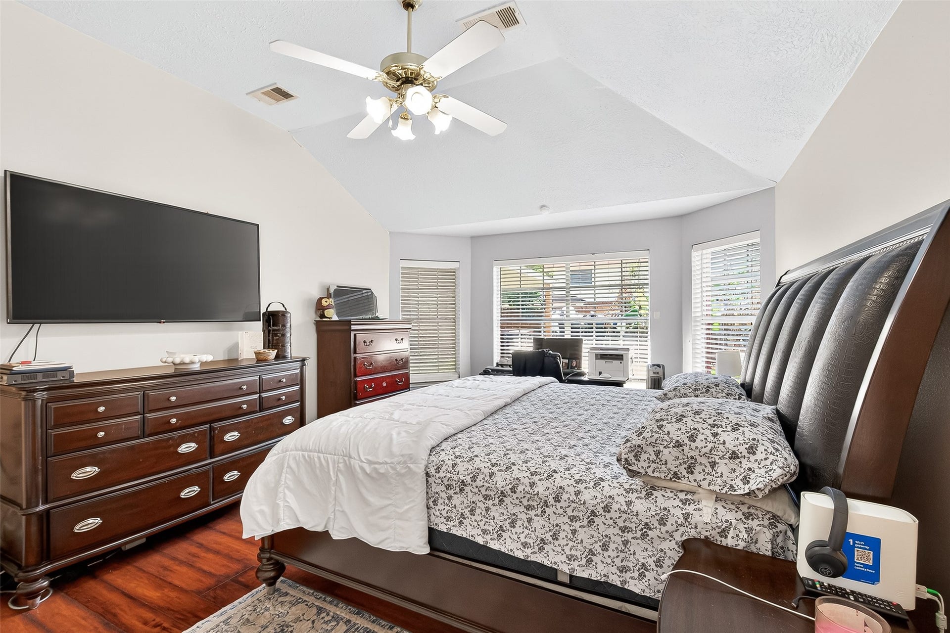8918 Rustling Leaves Road, Houston, TX 77083