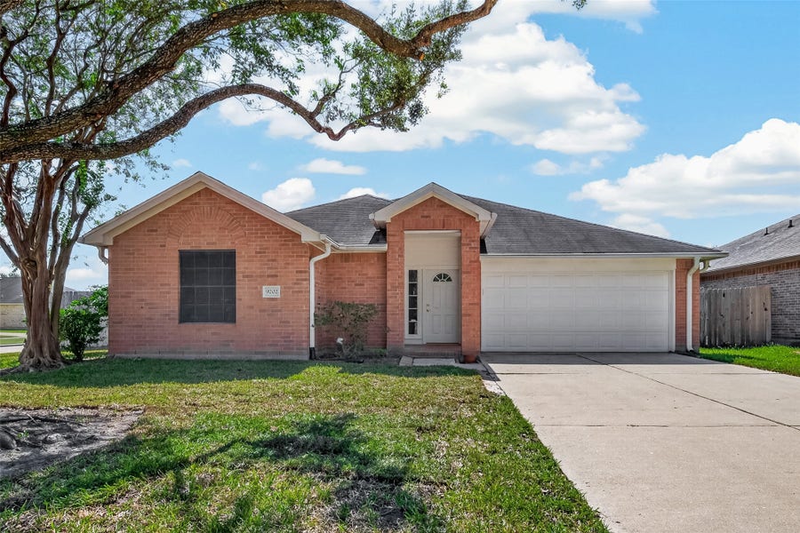 Property photo for 9202 Desirable Drive, La Porte, TX