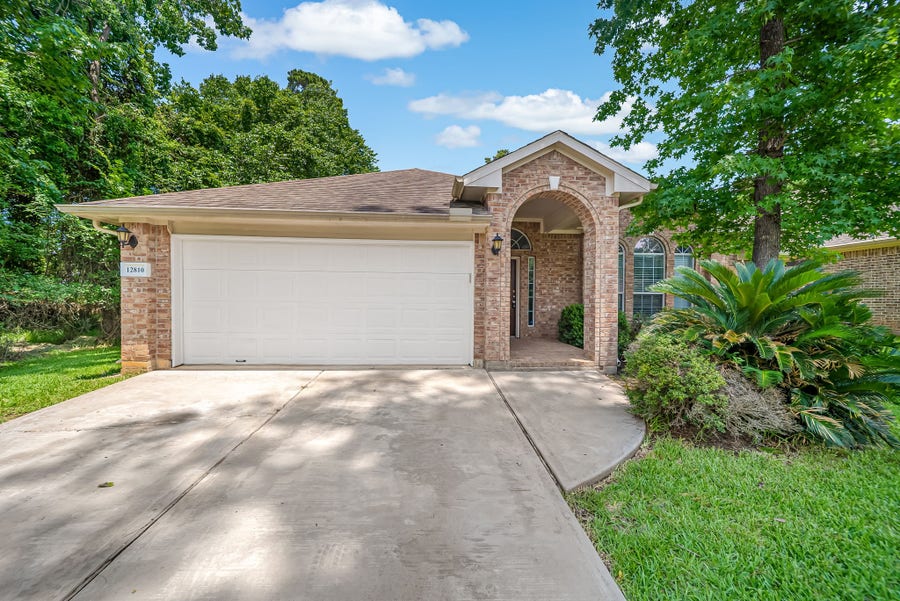 Property photo for 12810 Lake Shore Drive, Montgomery, TX