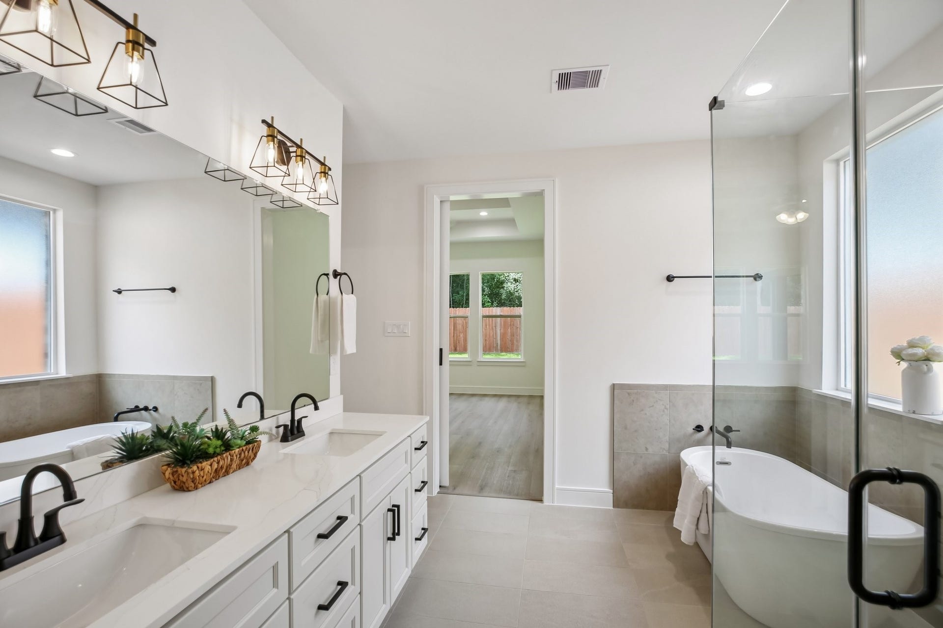 205 Wyndemere Drive, Montgomery, TX 77356 Beautiful & elegant luxury finishes