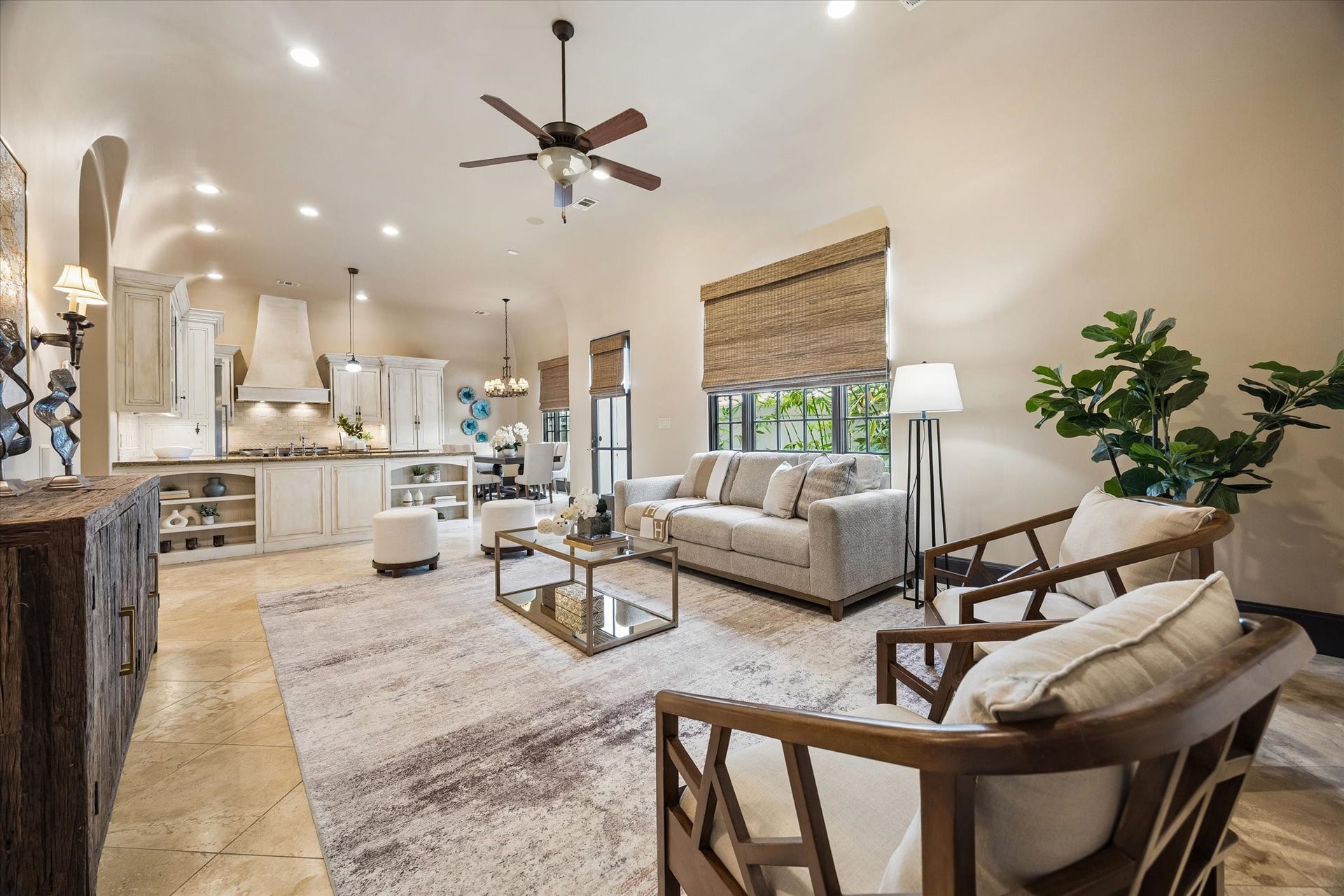 5120 Mt Vernon, Houston, TX 77006 The family room flows seamlessly into the kitchen with oversized windows that look out the back.