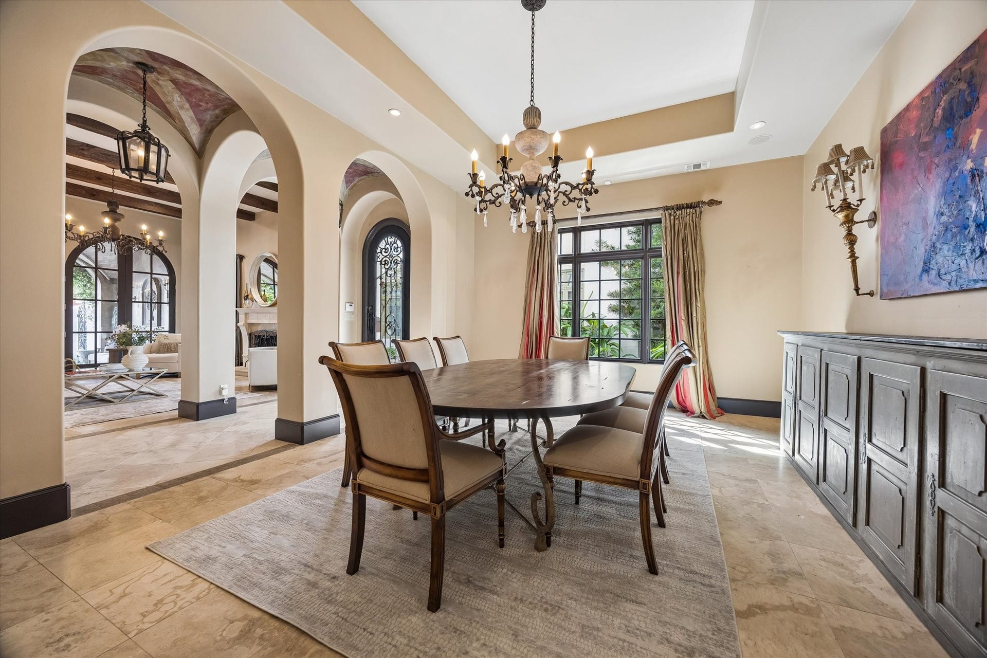 5120 Mt Vernon, Houston, TX 77006 Opposite the living room is the oversized dining room.