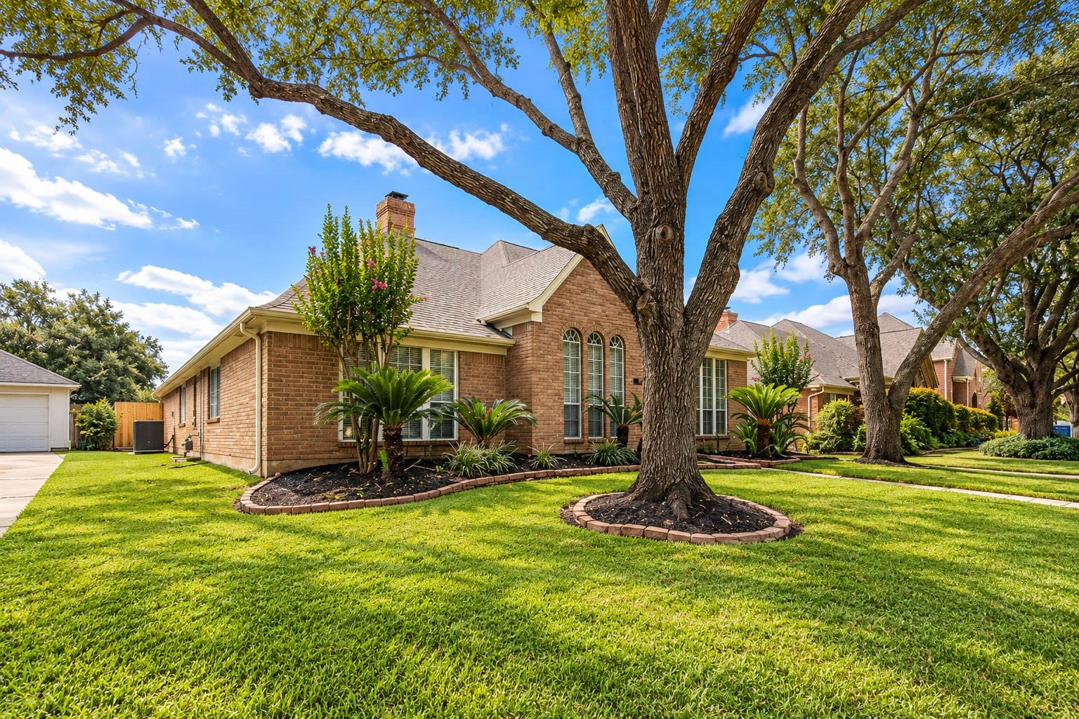4911 Avondale Drive, Sugar Land, TX 77479 4911 Avondale Drive, Sugar Land, TX 77479