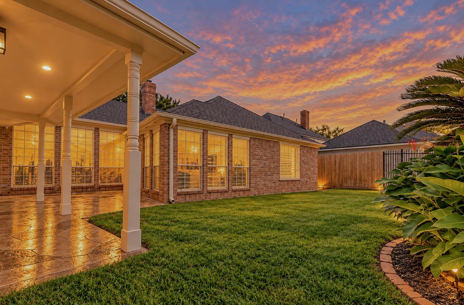 4911 Avondale Drive, Sugar Land, TX 77479 4911 Avondale Drive, Sugar Land, TX 77479