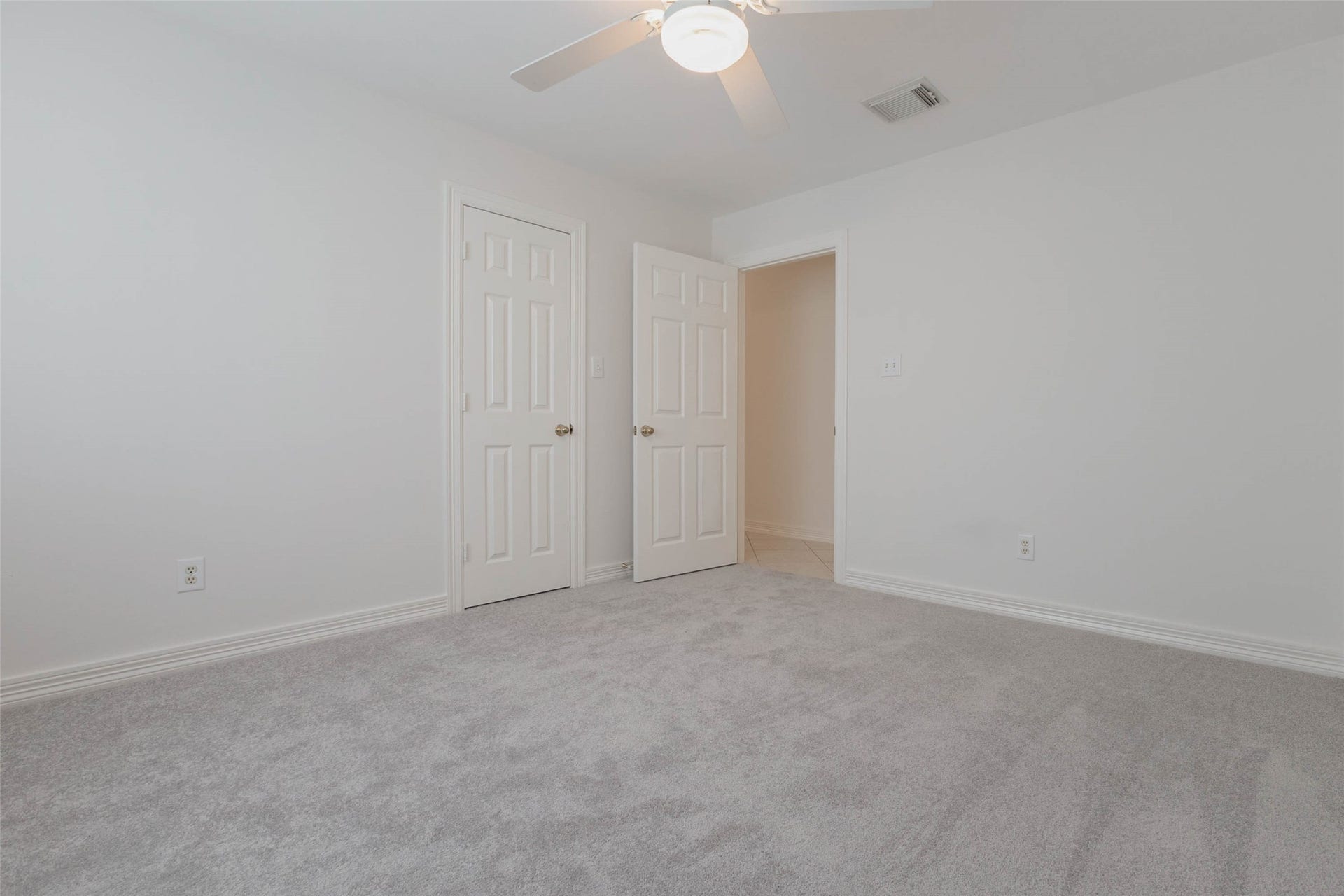 4911 Avondale Drive, Sugar Land, TX 77479 4911 Avondale Drive, Sugar Land, TX 77479