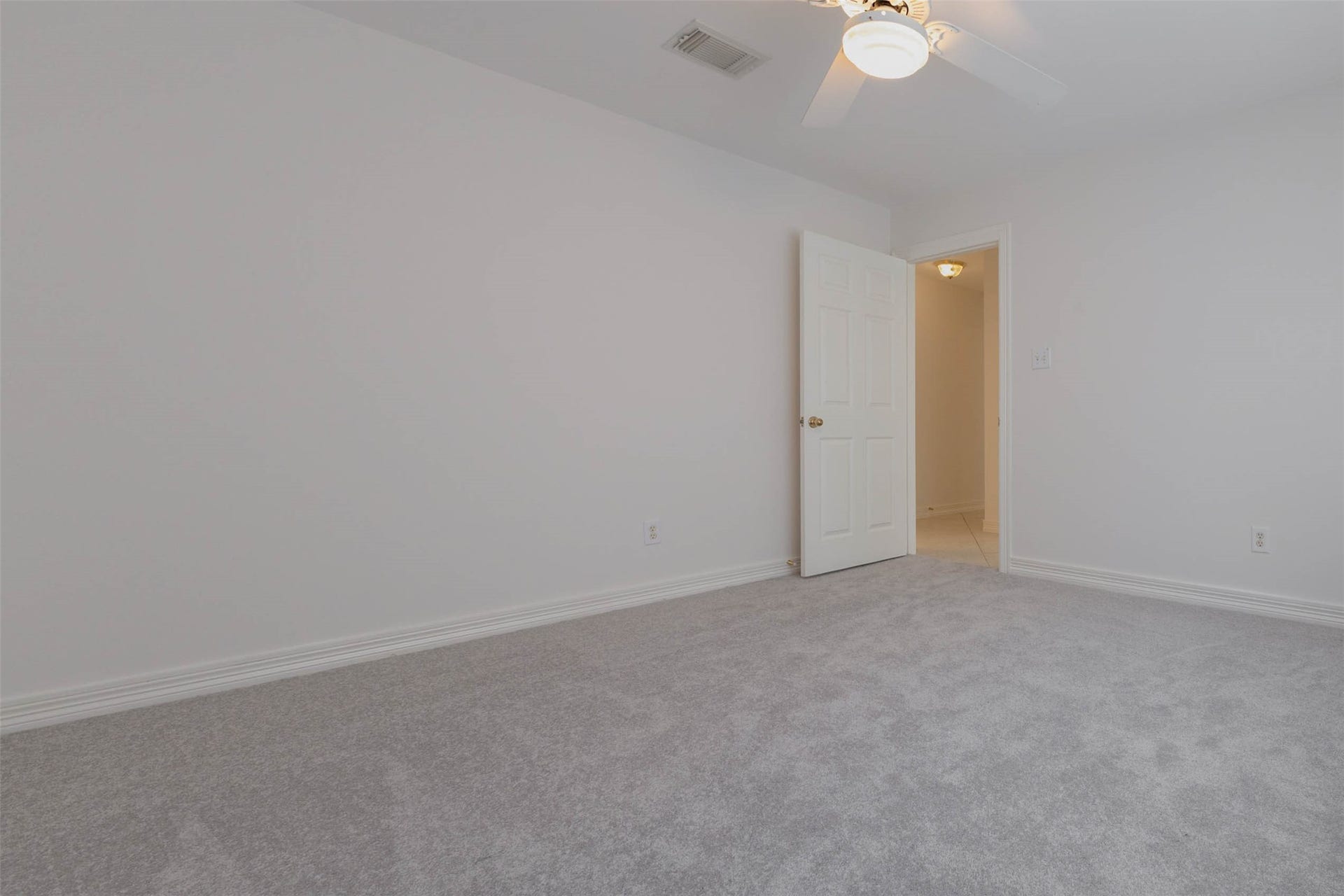 4911 Avondale Drive, Sugar Land, TX 77479 4911 Avondale Drive, Sugar Land, TX 77479