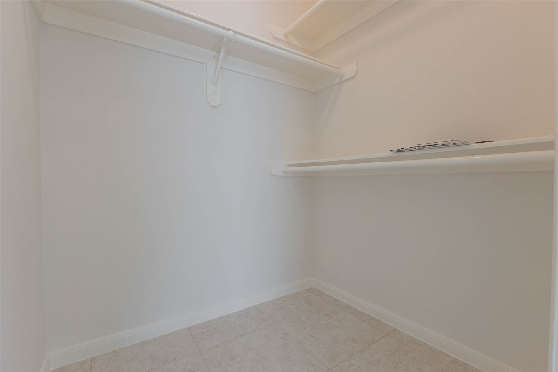 4911 Avondale Drive, Sugar Land, TX 77479 4911 Avondale Drive, Sugar Land, TX 77479
