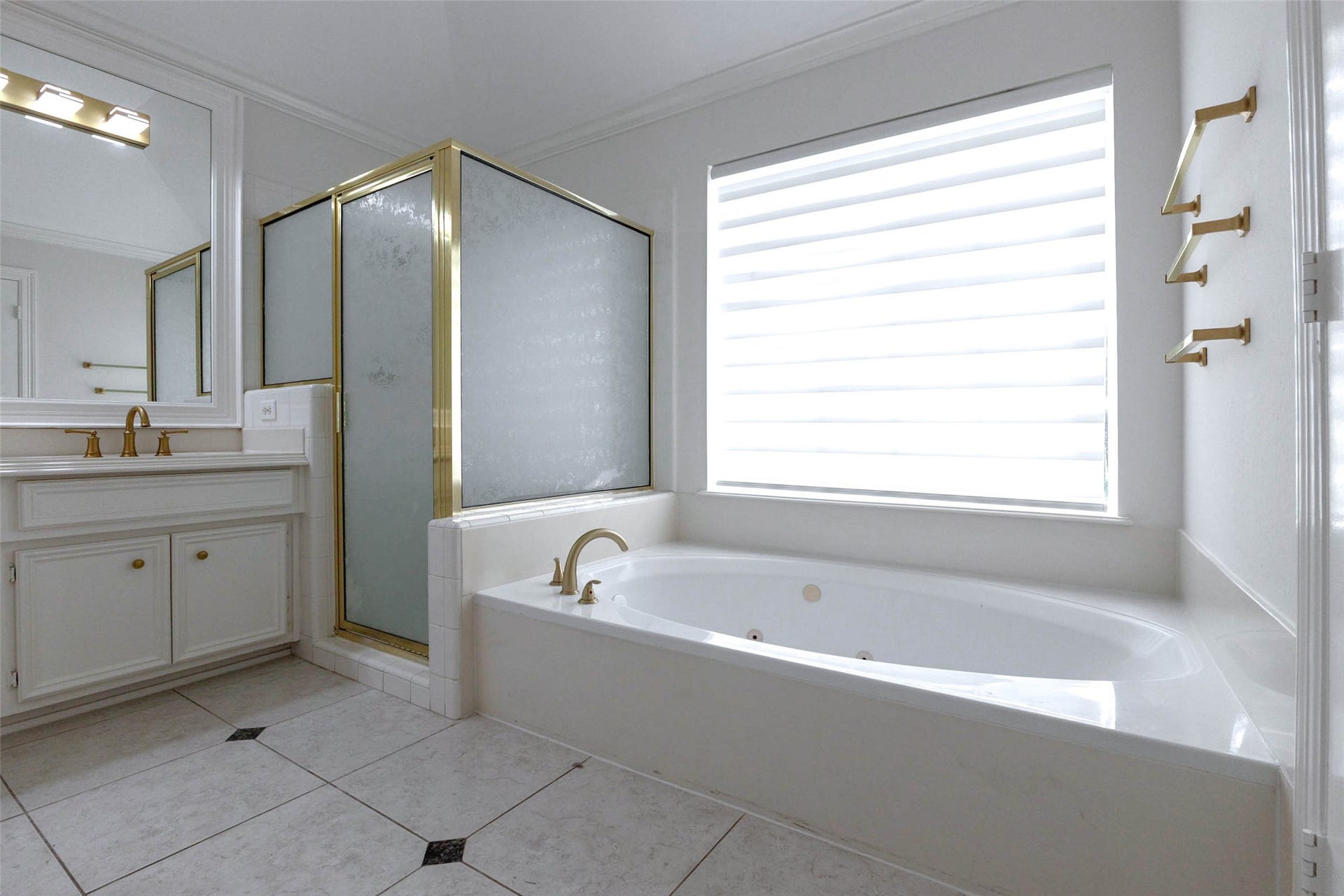 4911 Avondale Drive, Sugar Land, TX 77479 4911 Avondale Drive, Sugar Land, TX 77479