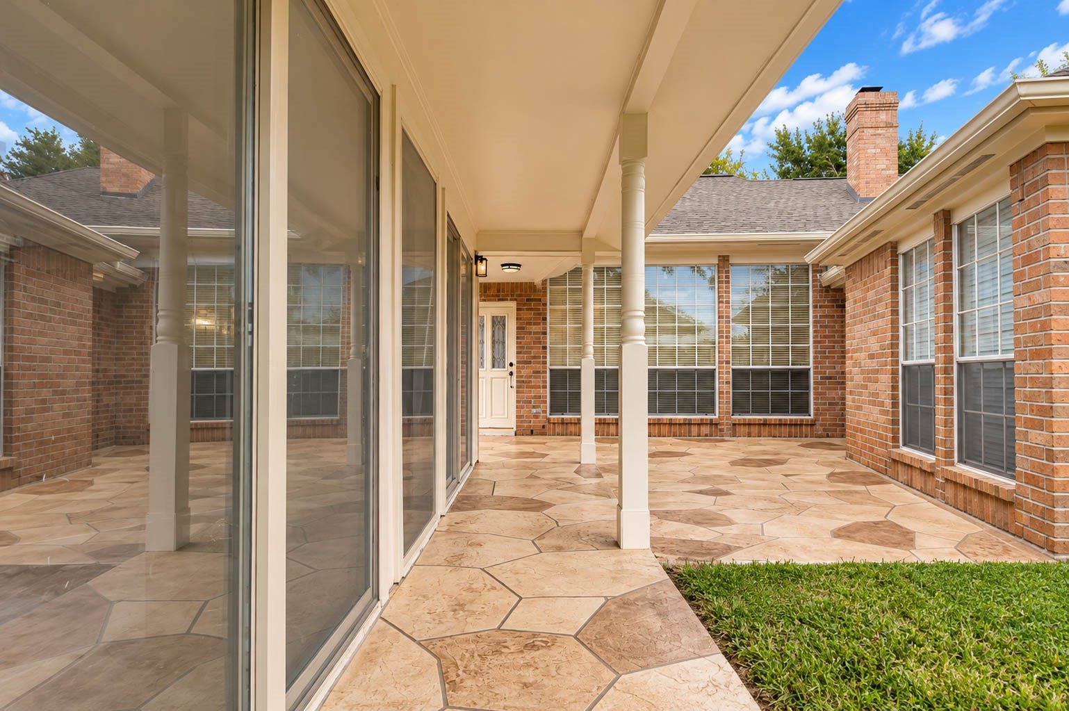 4911 Avondale Drive, Sugar Land, TX 77479 4911 Avondale Drive, Sugar Land, TX 77479