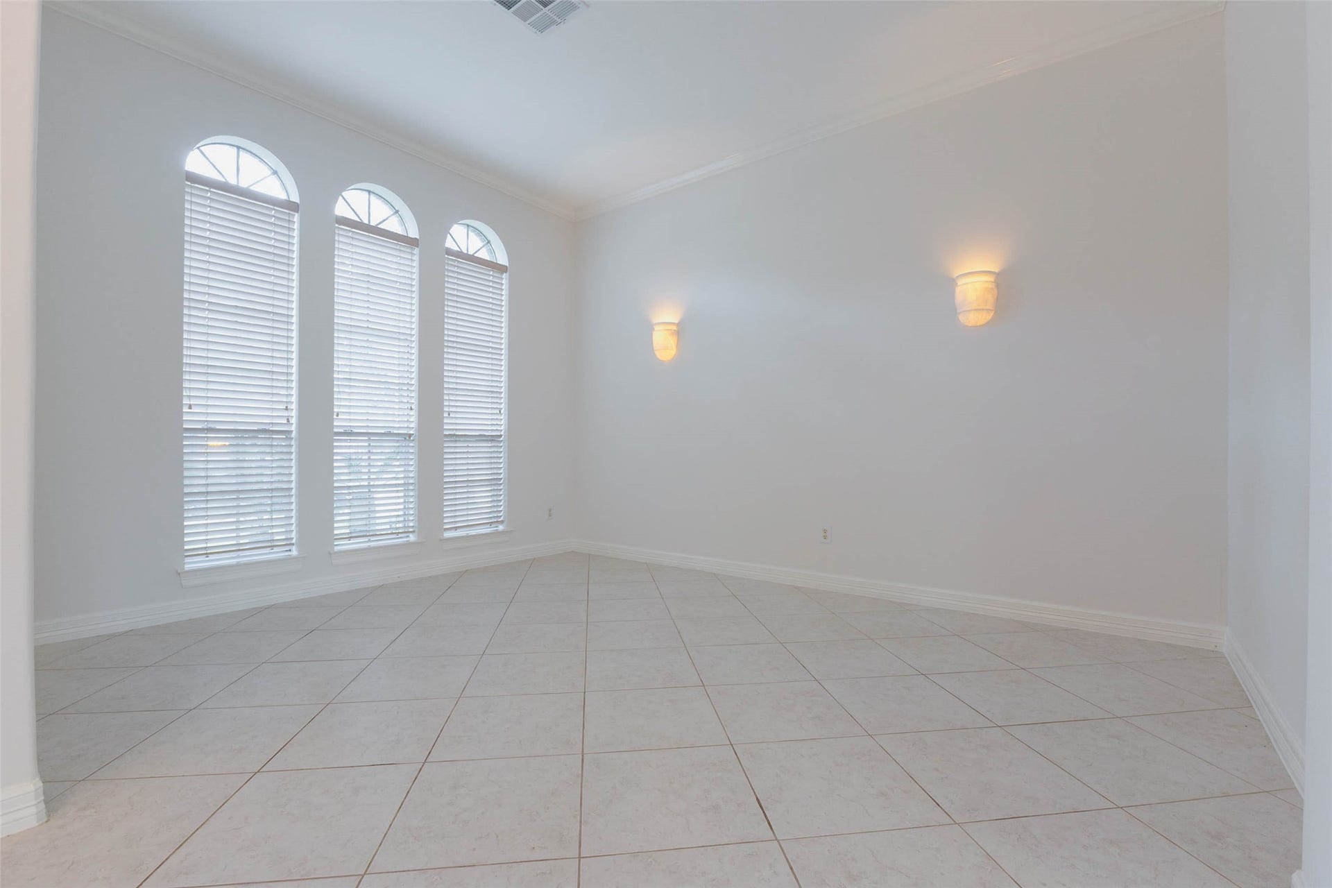 4911 Avondale Drive, Sugar Land, TX 77479 4911 Avondale Drive, Sugar Land, TX 77479
