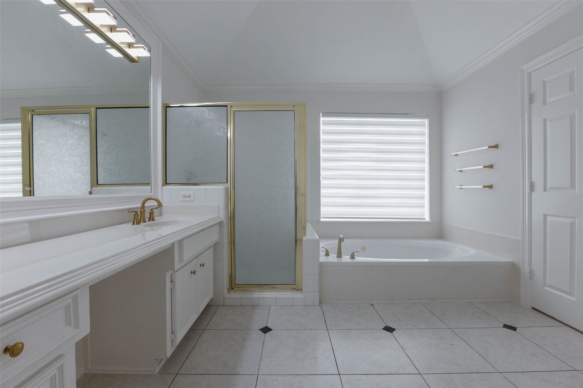 4911 Avondale Drive, Sugar Land, TX 77479 4911 Avondale Drive, Sugar Land, TX 77479
