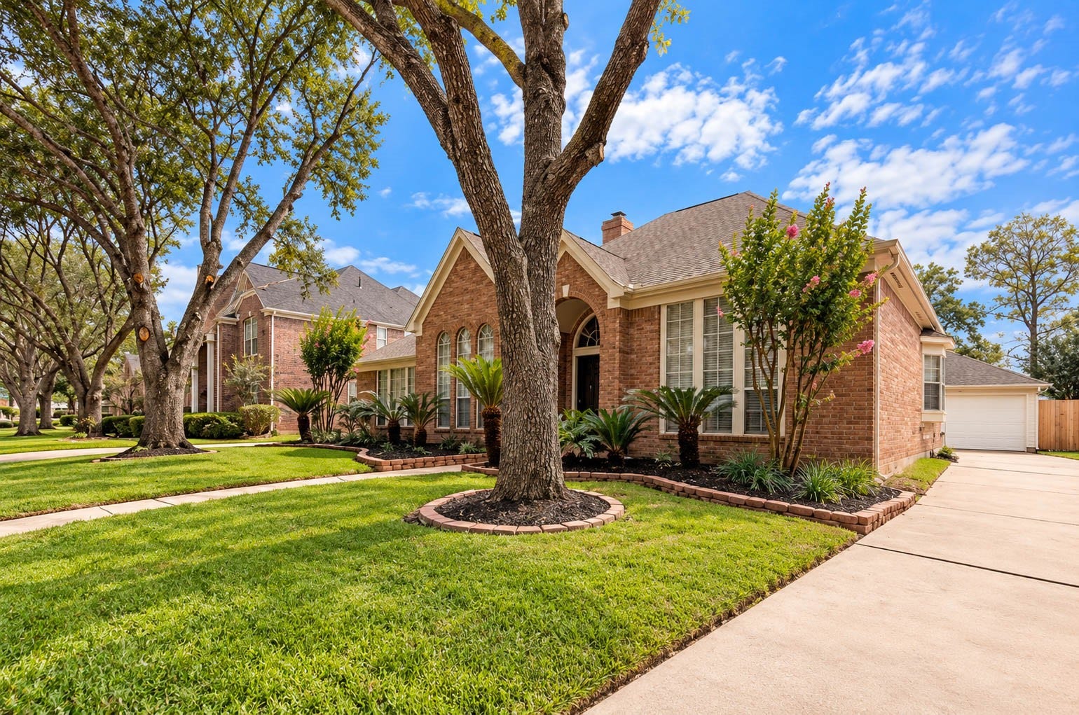 4911 Avondale Drive, Sugar Land, TX 77479 4911 Avondale Drive, Sugar Land, TX 77479