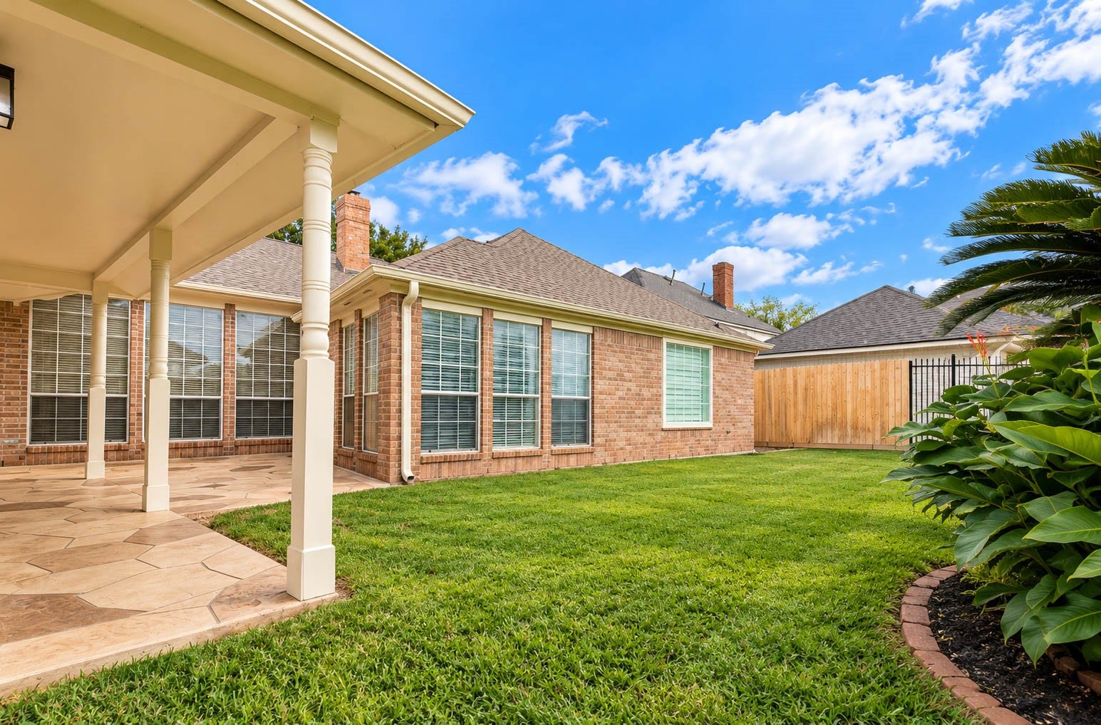 4911 Avondale Drive, Sugar Land, TX 77479 4911 Avondale Drive, Sugar Land, TX 77479
