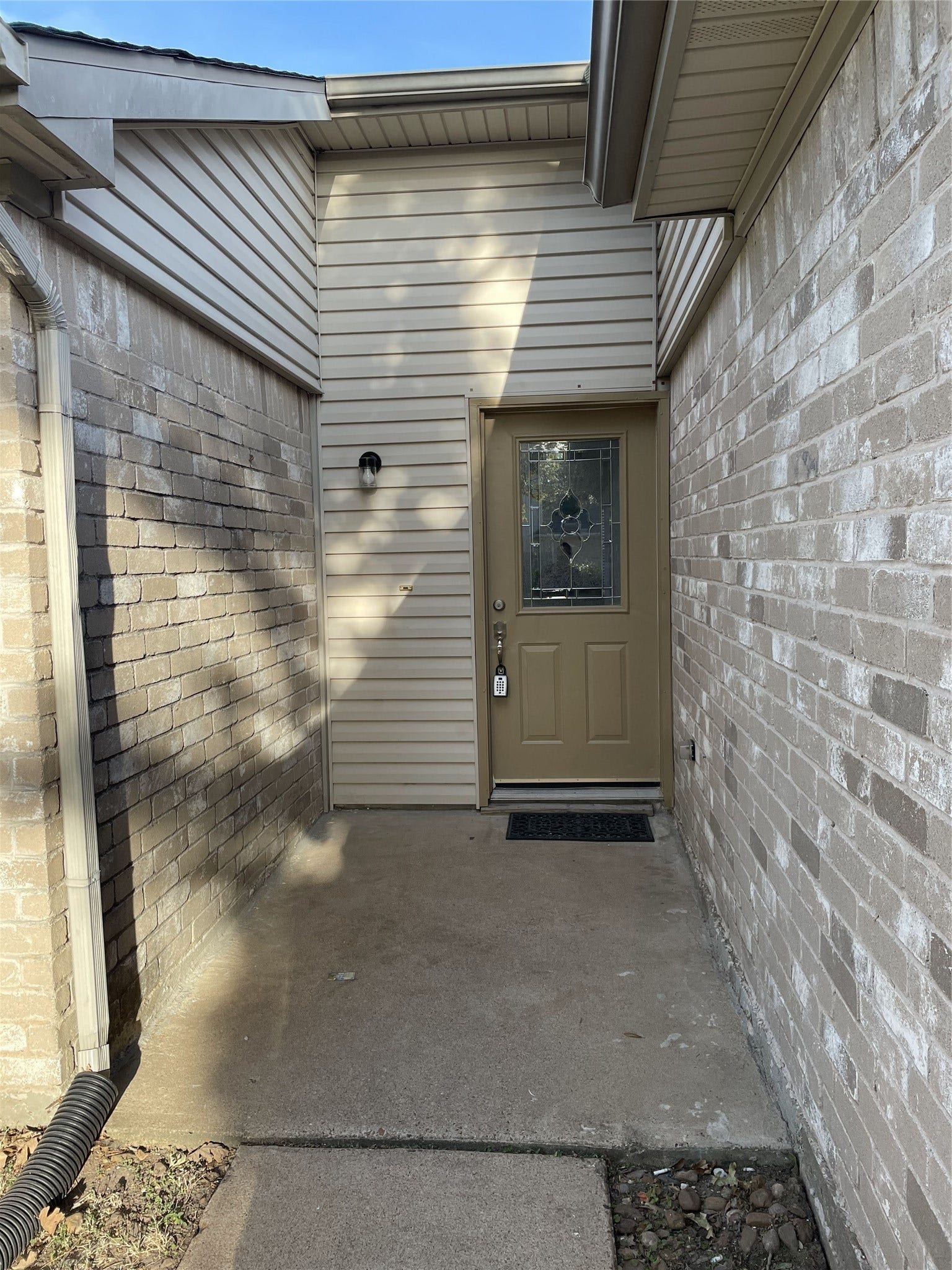 2915 Garden Lane, Sugar Land, TX 77479 Front door