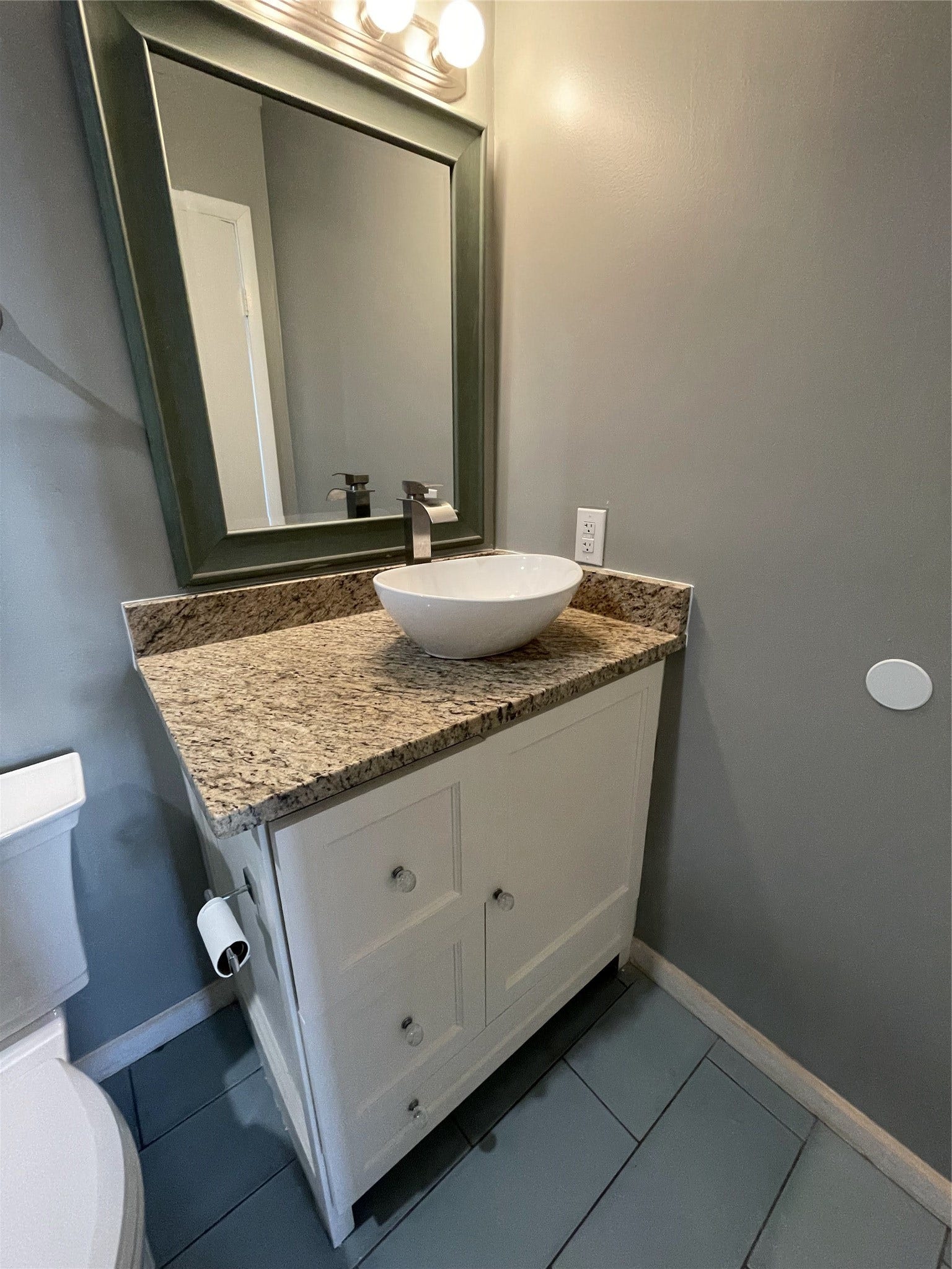 2915 Garden Lane, Sugar Land, TX 77479 New vanity in master bathroom