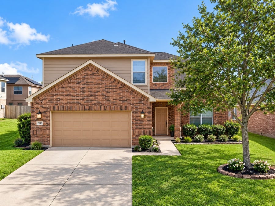 Property photo for 206 Unique Court, Rosharon, TX