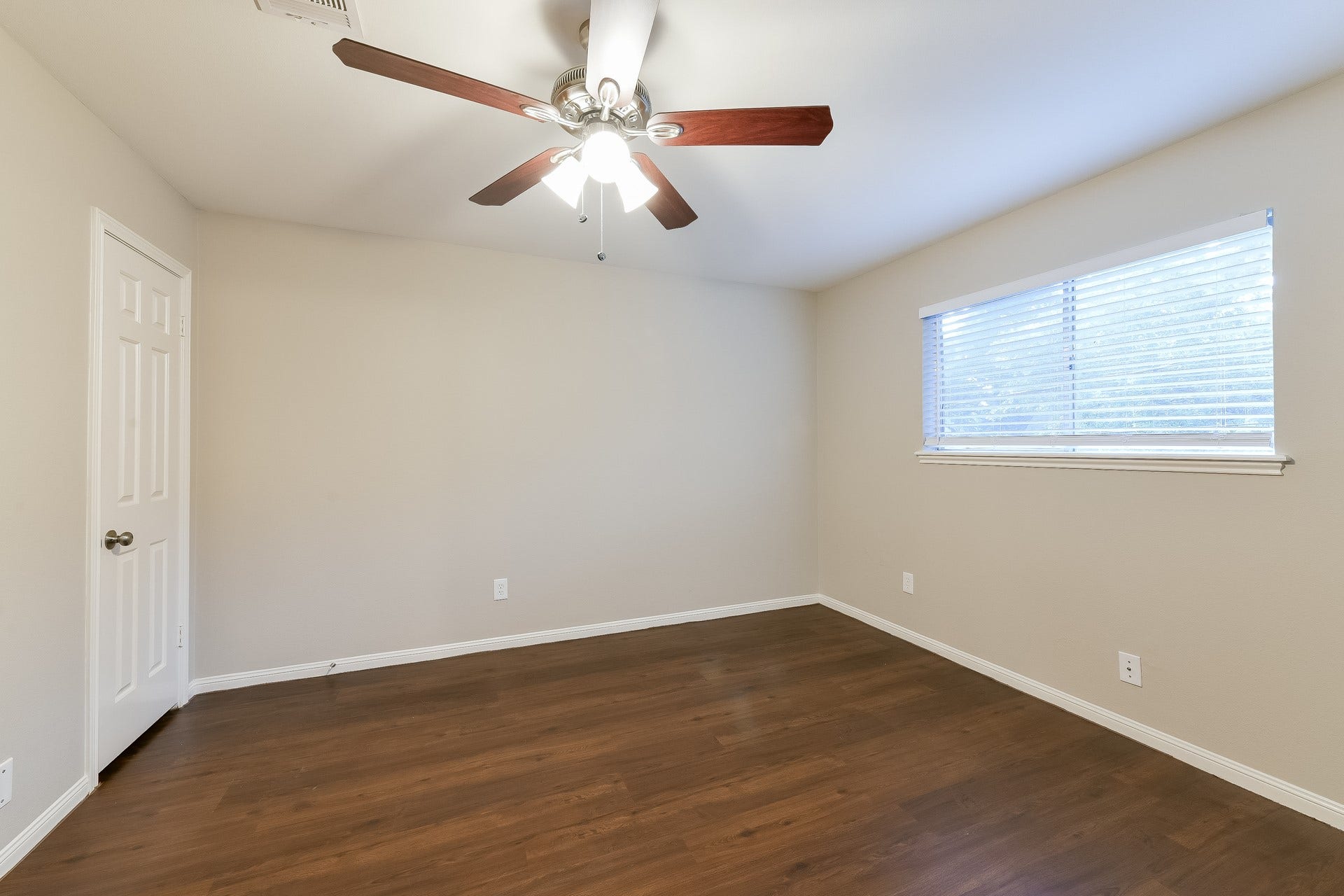 1710 Pine Gap Drive, Houston, TX 77090 1710 Pine Gap Drive, Houston, TX 77090