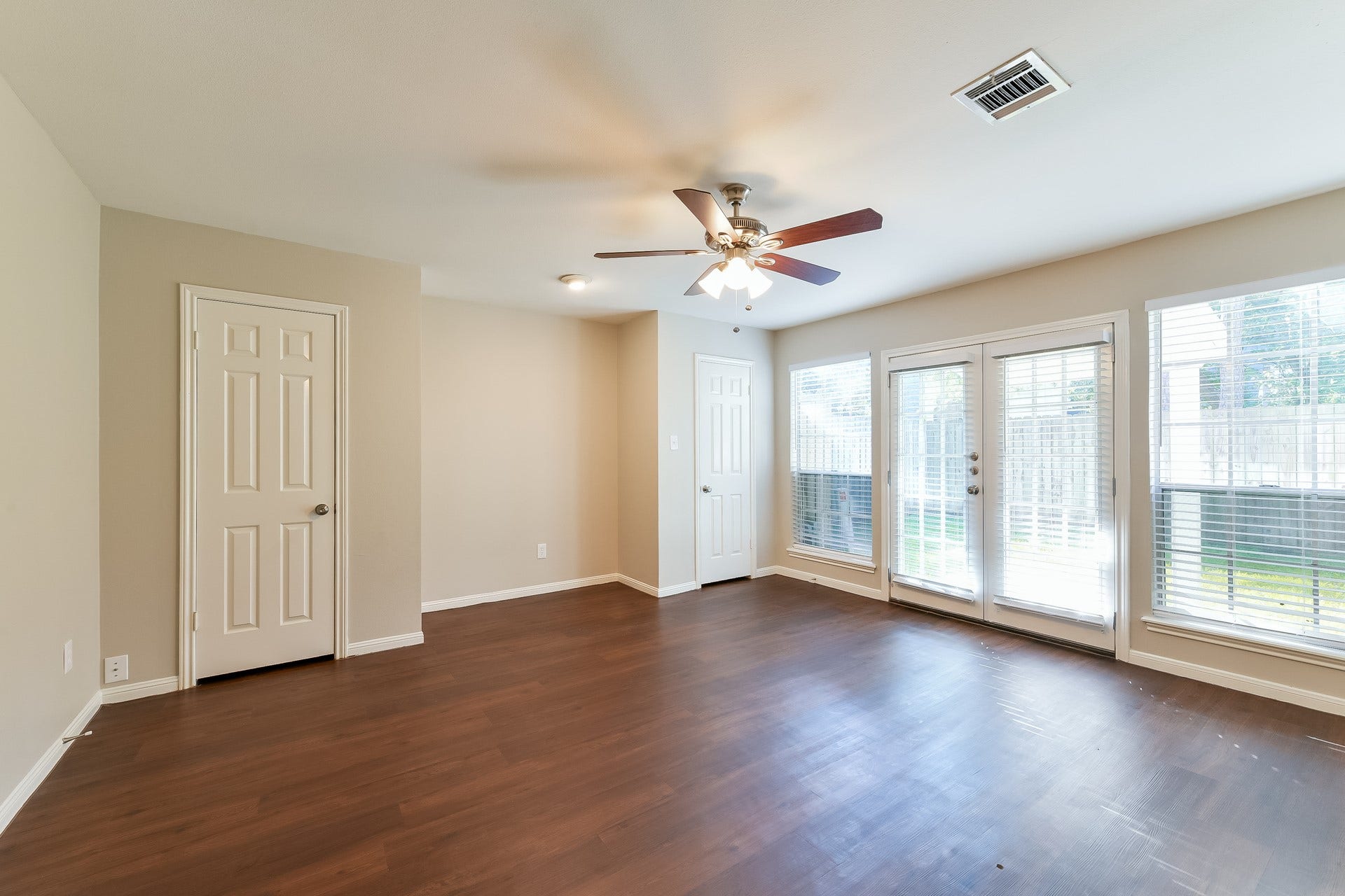 1710 Pine Gap Drive, Houston, TX 77090 1710 Pine Gap Drive, Houston, TX 77090