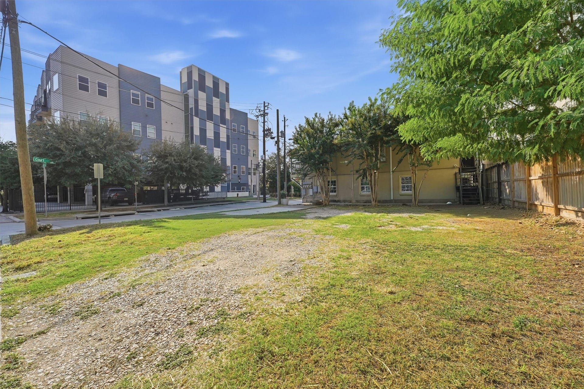 1017 Court Street, Houston, TX 77007 Rent now, build later!