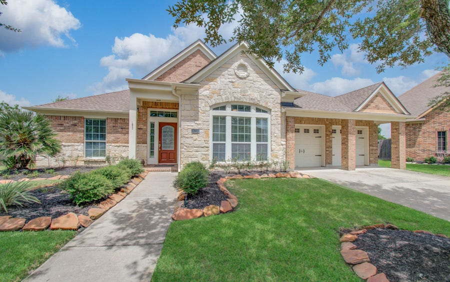 Property photo for 14214 Clear Landing Lane, Rosharon, TX