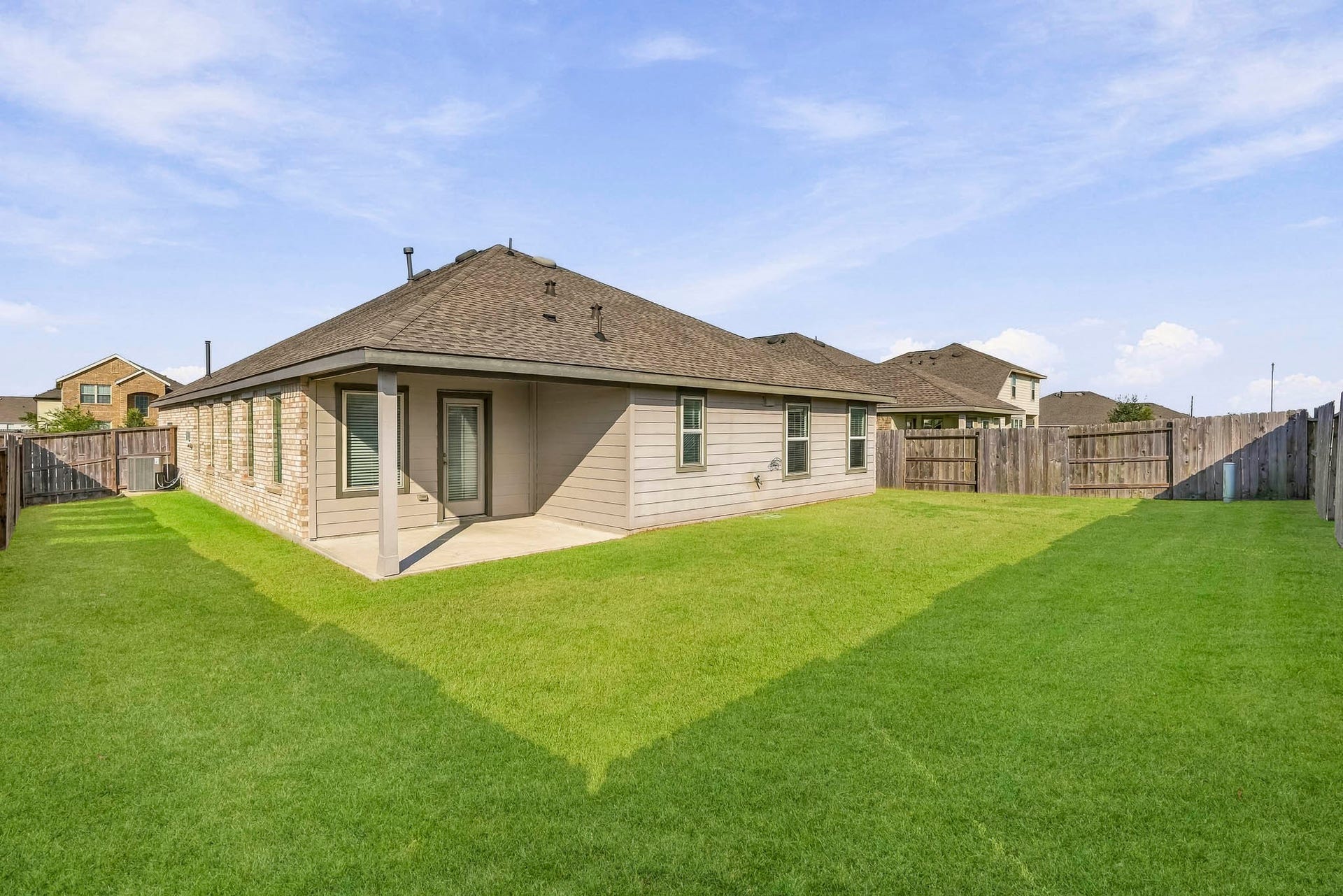 5232 Pine Pass Drive, Rosenberg, TX 77469 SO much space!
