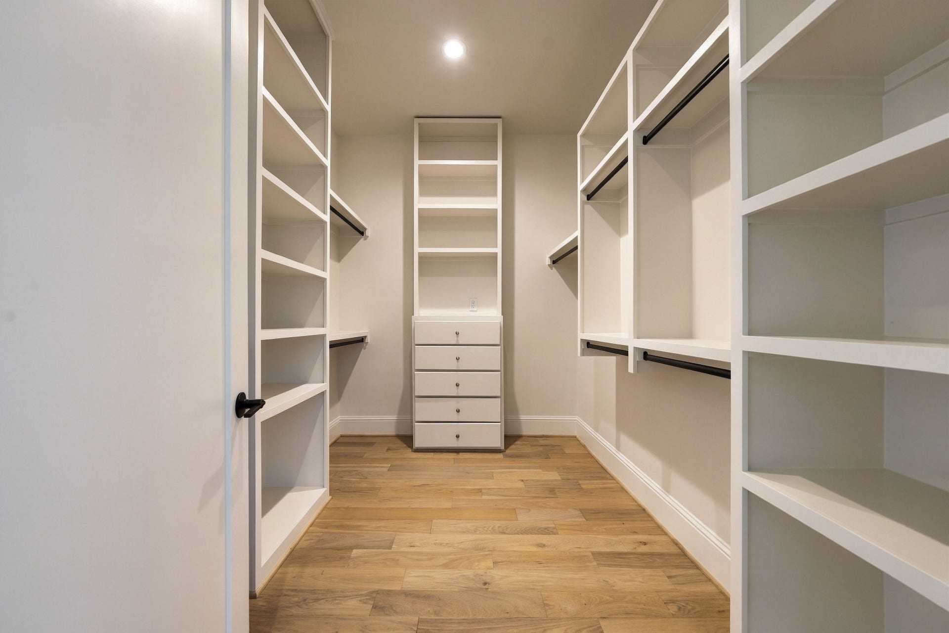 607 W 27th Street, Houston, TX 77008 607 W 27th Street, Houston, TX 77008
