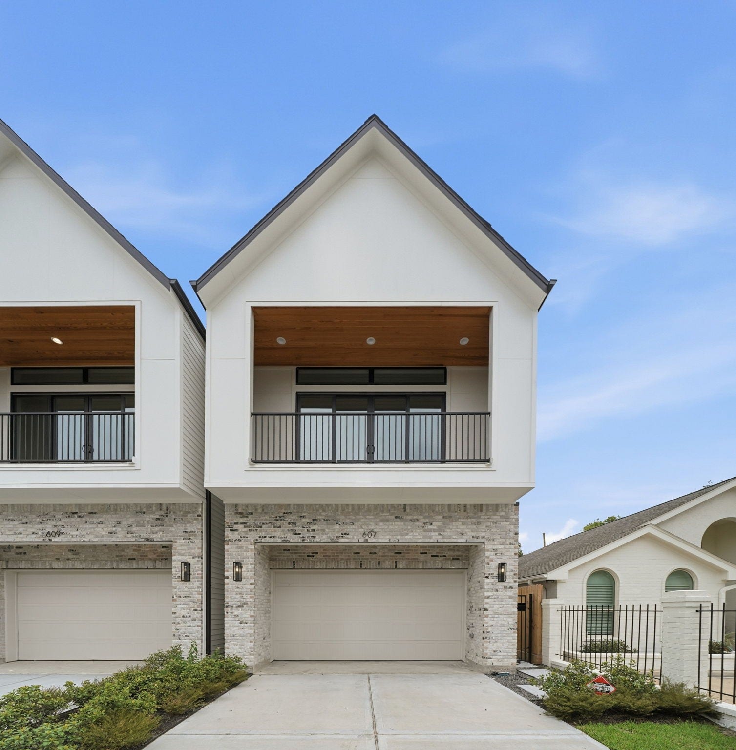 607 W 27th Street, Houston, TX 77008 607 W 27th Street, Houston, TX 77008