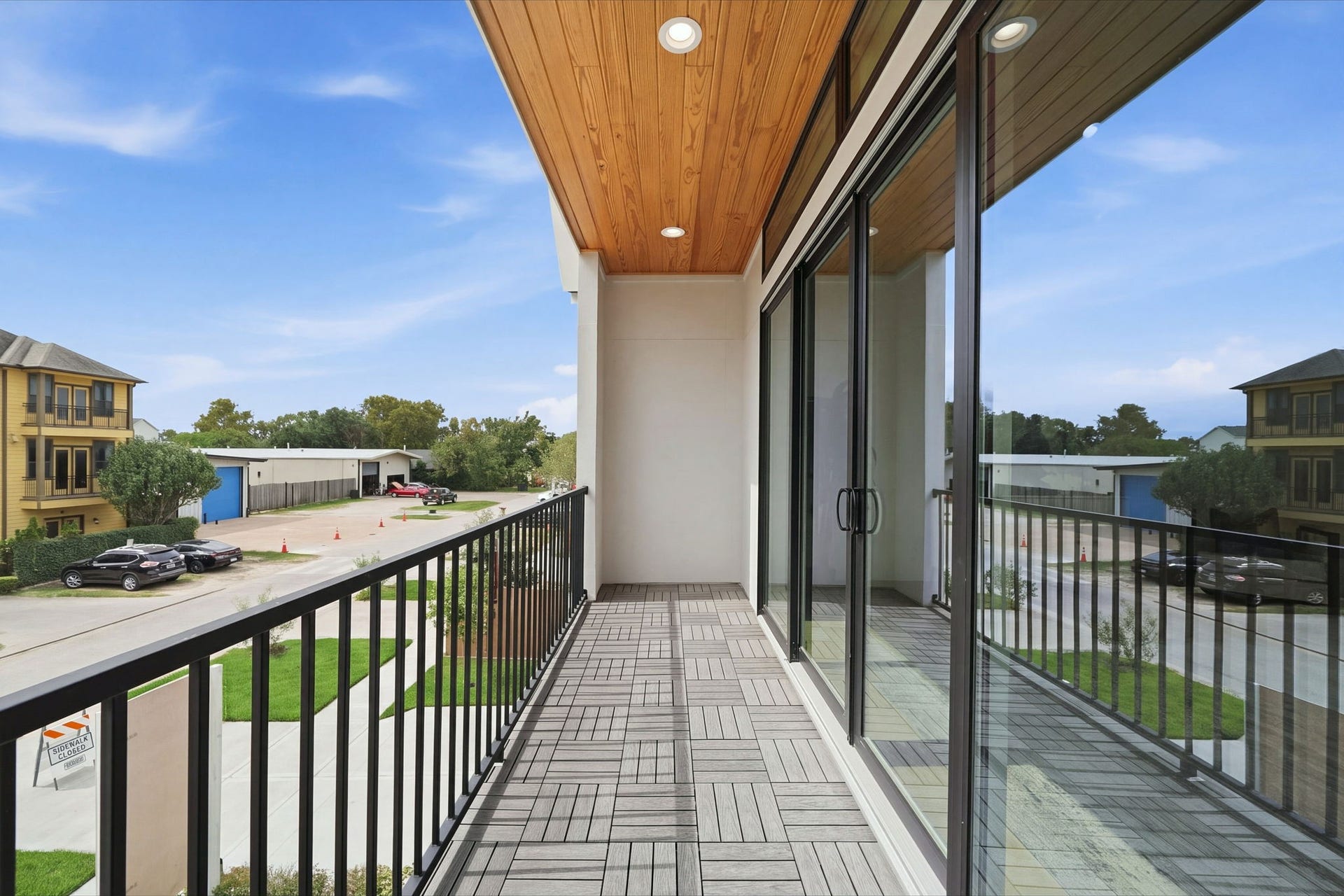 607 W 27th Street, Houston, TX 77008 607 W 27th Street, Houston, TX 77008
