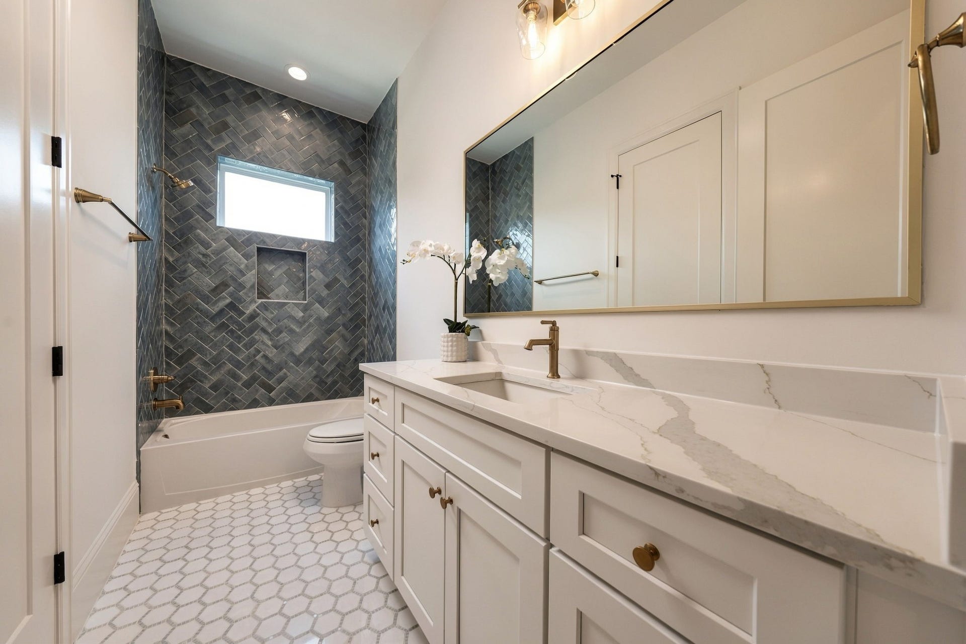 607 W 27th Street, Houston, TX 77008 607 W 27th Street, Houston, TX 77008
