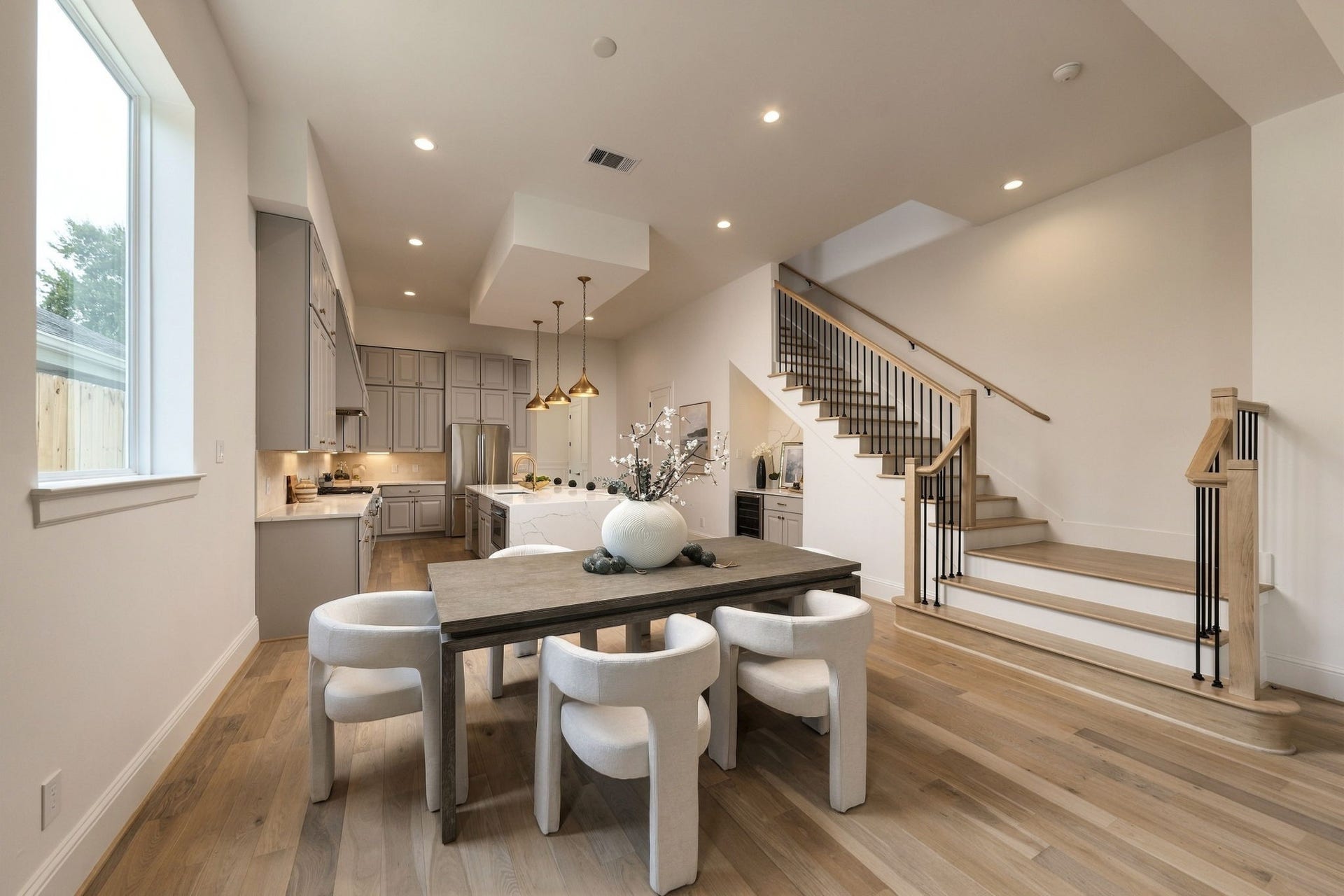 607 W 27th Street, Houston, TX 77008 607 W 27th Street, Houston, TX 77008