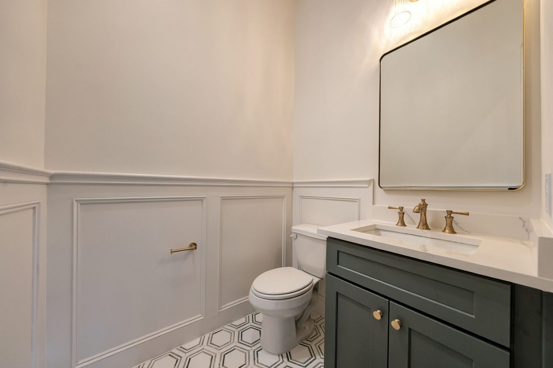 607 W 27th Street, Houston, TX 77008 607 W 27th Street, Houston, TX 77008