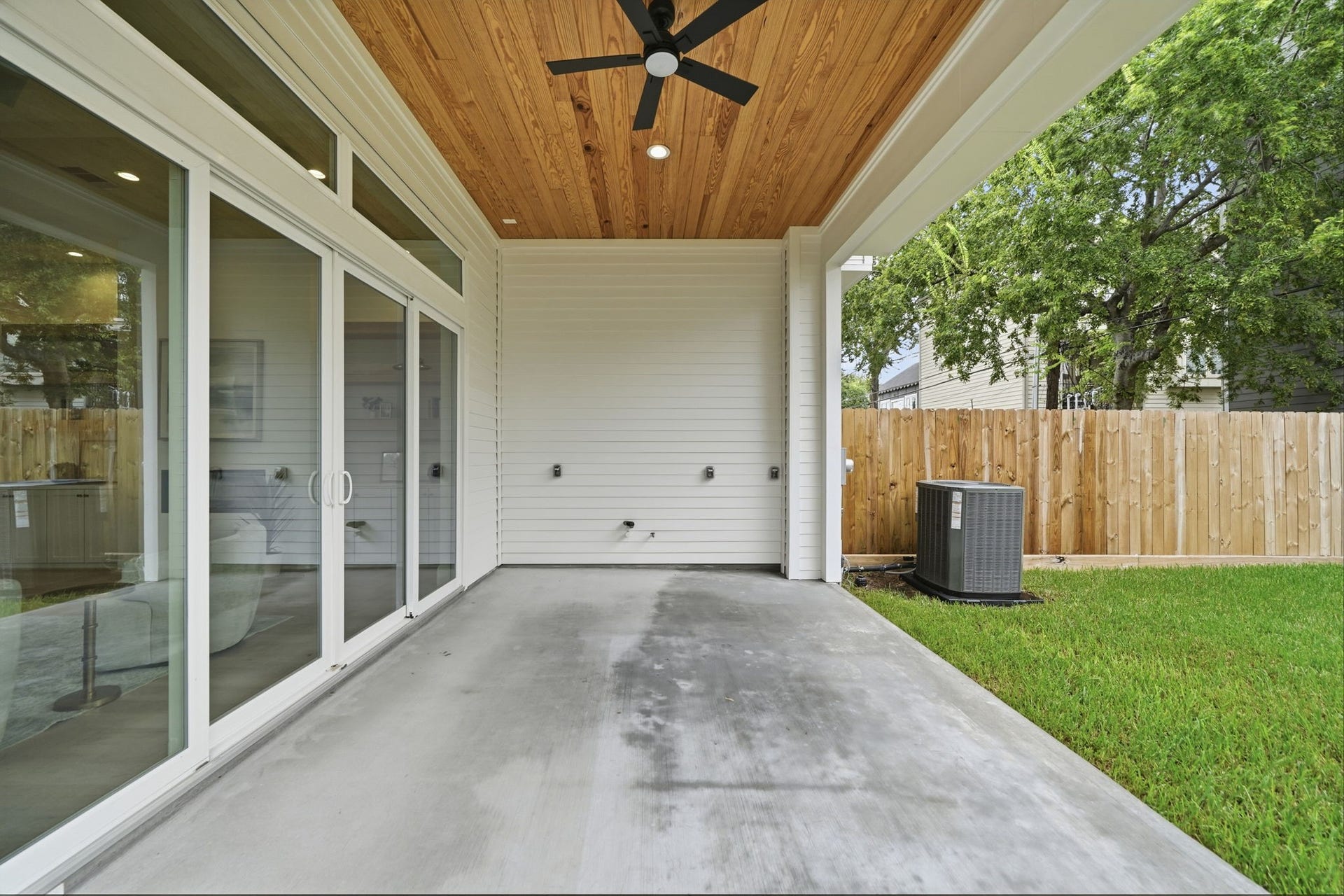 607 W 27th Street, Houston, TX 77008 607 W 27th Street, Houston, TX 77008