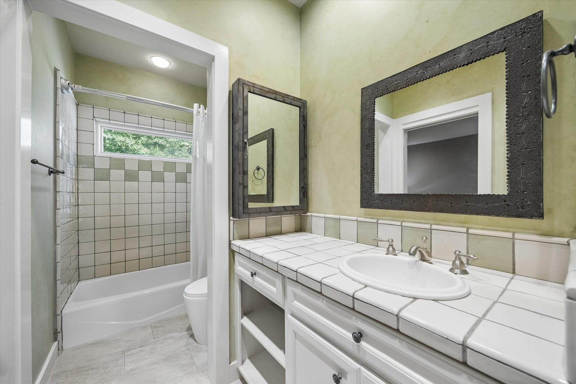 Ensuite bath