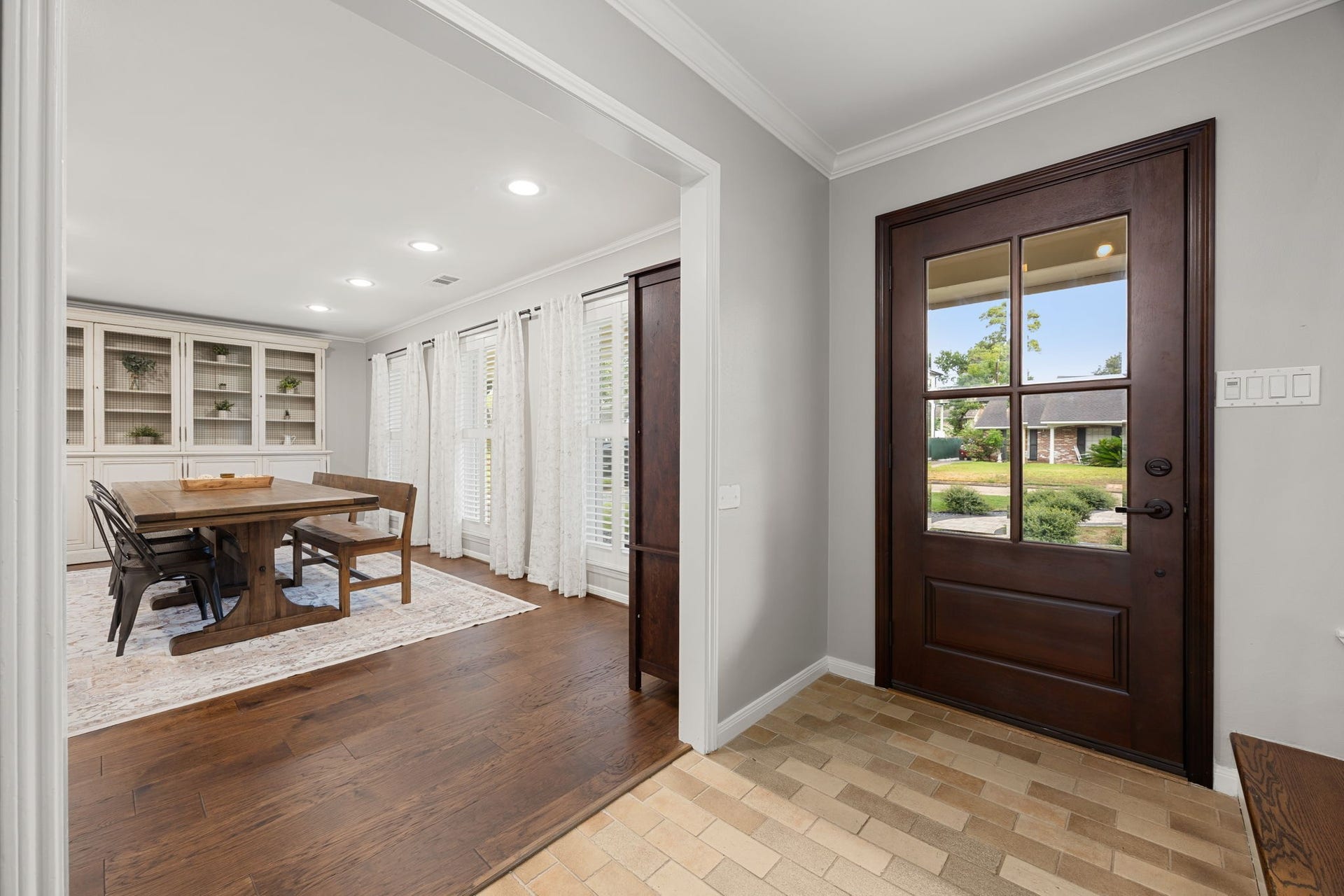 10831 Britoak Lane, Houston, TX 77079 10831 Britoak Lane, Houston, TX 77079