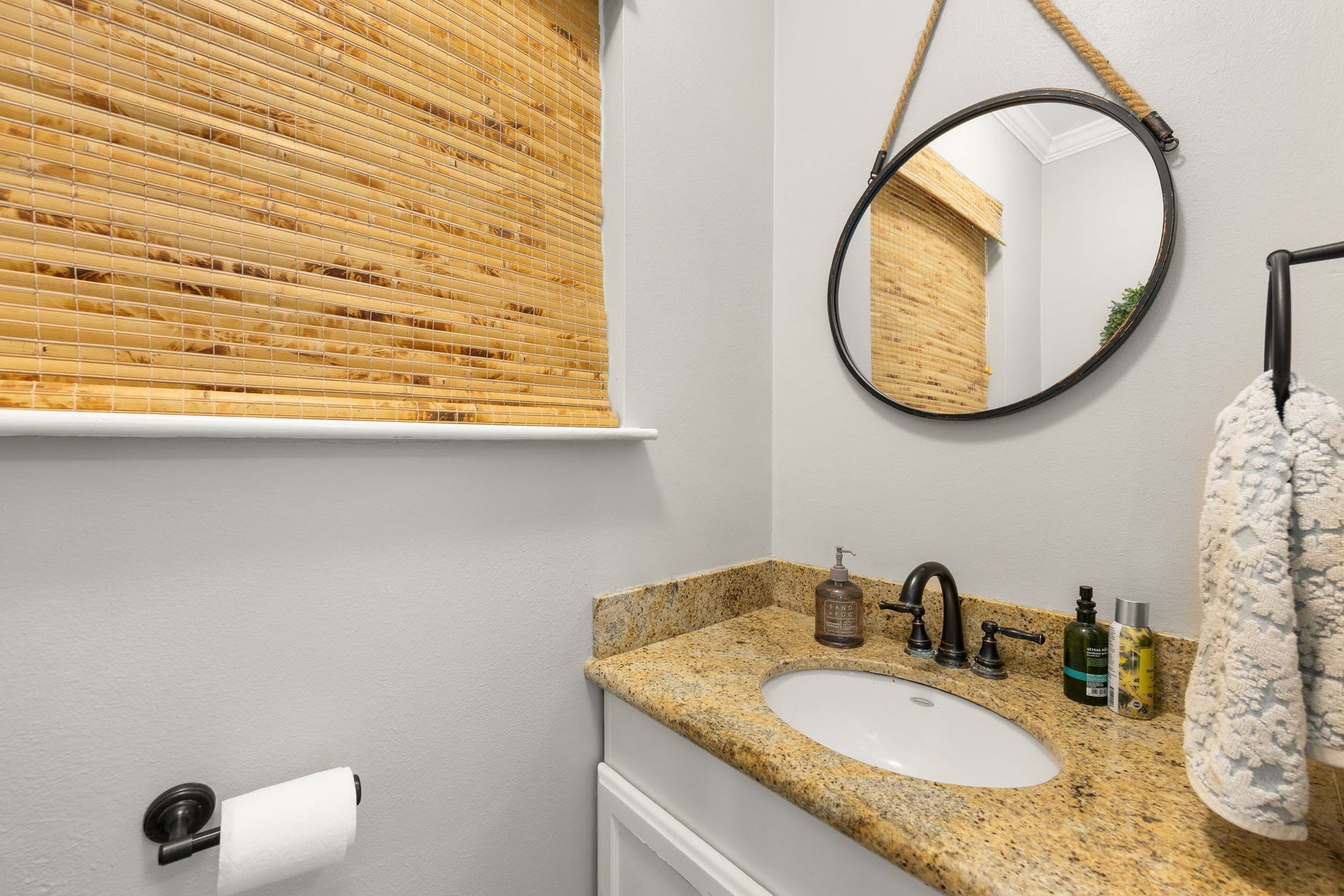 10831 Britoak Lane, Houston, TX 77079 Half bath off laundry room can also be used as a pool bath.