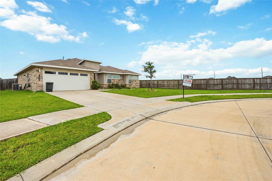 Property photo for 7219 Whispering Leaf Street, Richmond, TX