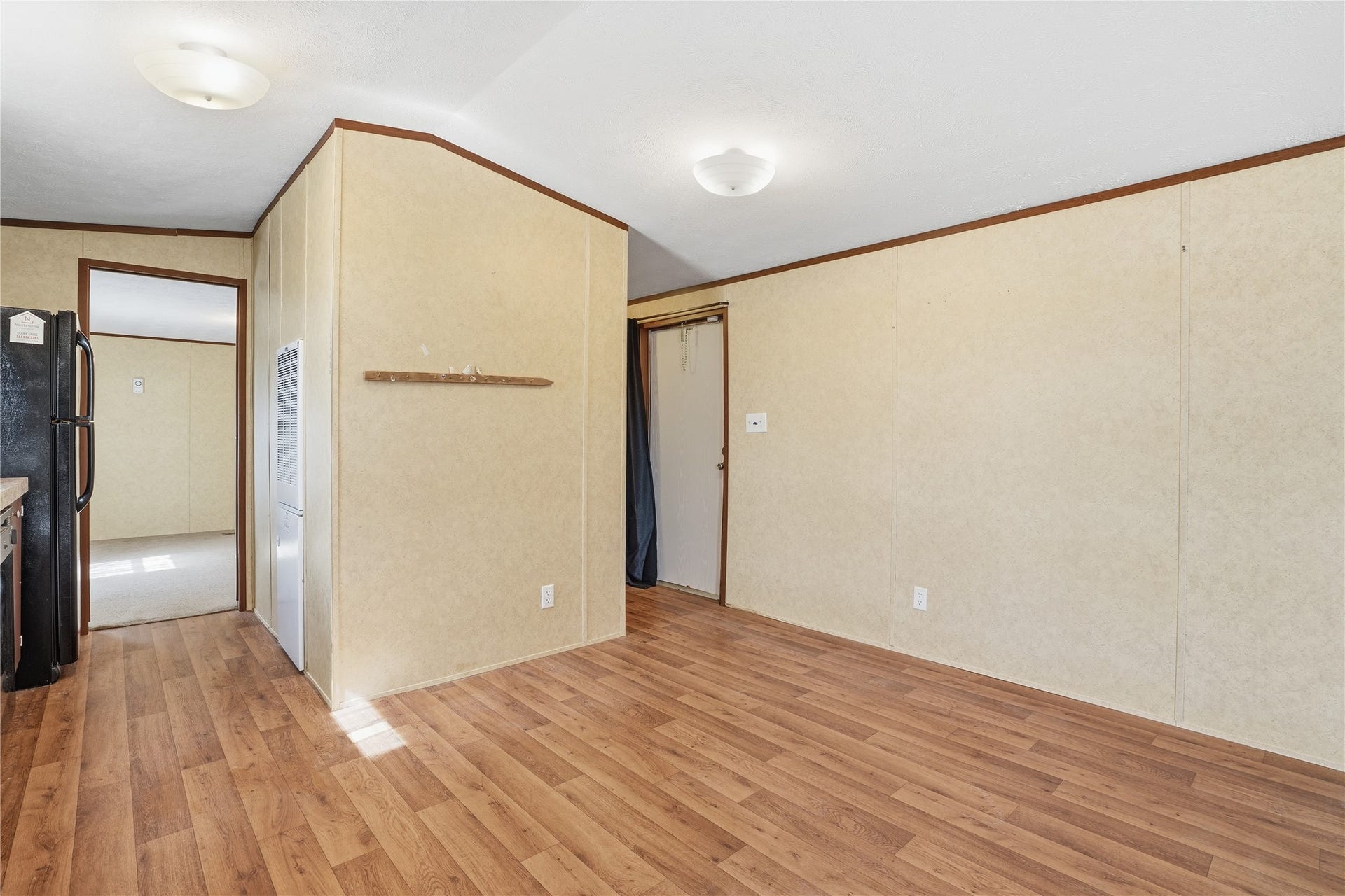 801 Genoa Red Bluff Road, Pasadena, TX 77504 Breakfast and laundry room and rear door