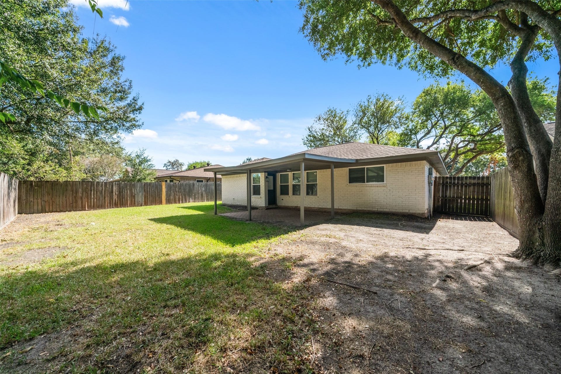 3200 Sand Reef Lane, League City, TX 77573 Back yard