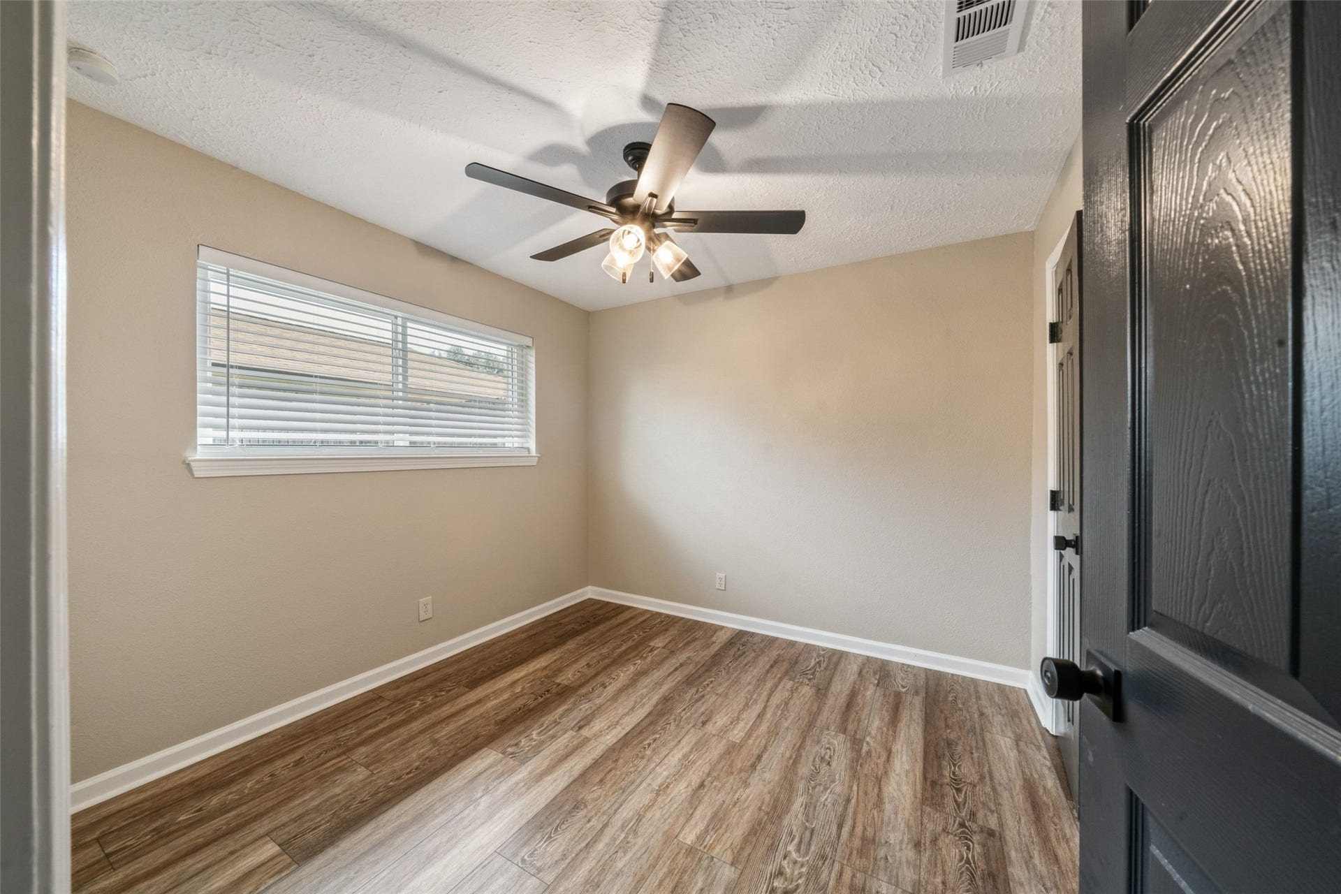 3200 Sand Reef Lane, League City, TX 77573 Secondary bedroom #2