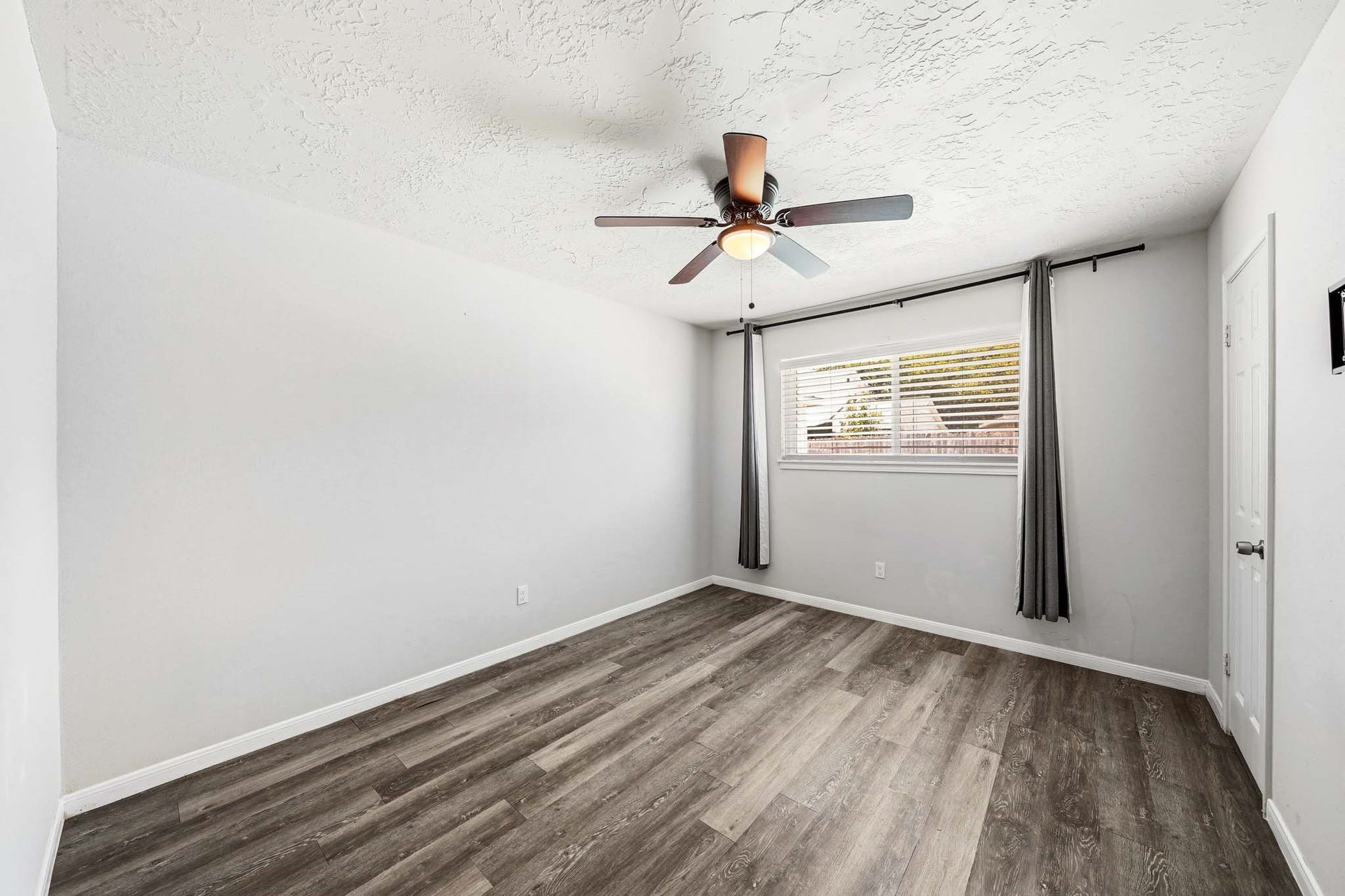 12010 Dorrance Lane, Meadows Place, TX 77477 This is another secondary bedroom.