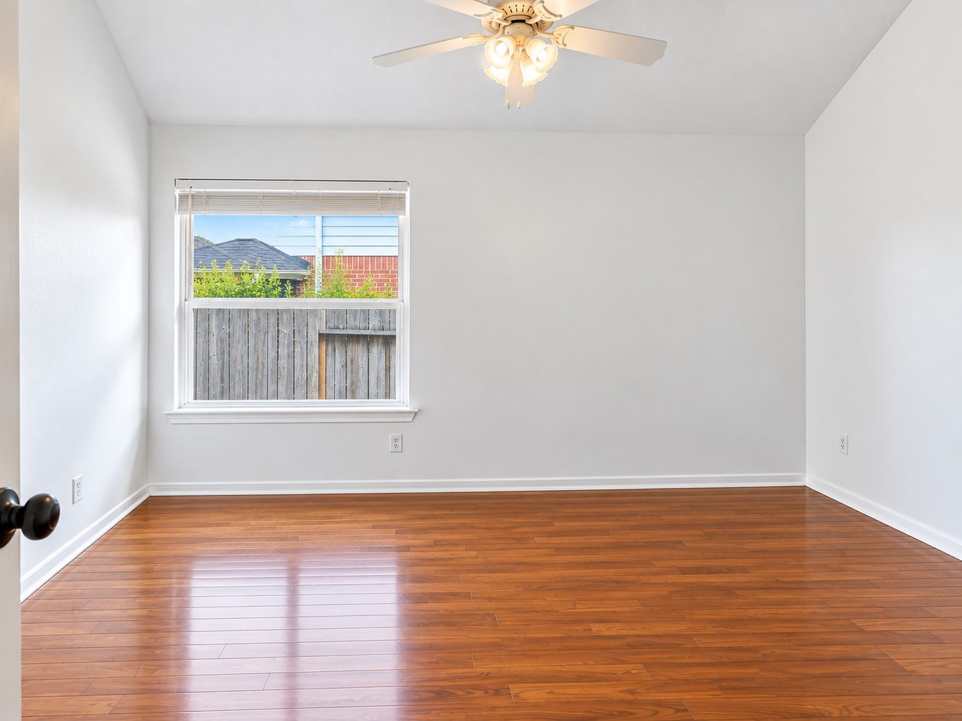 5810 Larch Leaf Lane, Richmond, TX 77469 Guest Bedroom #2