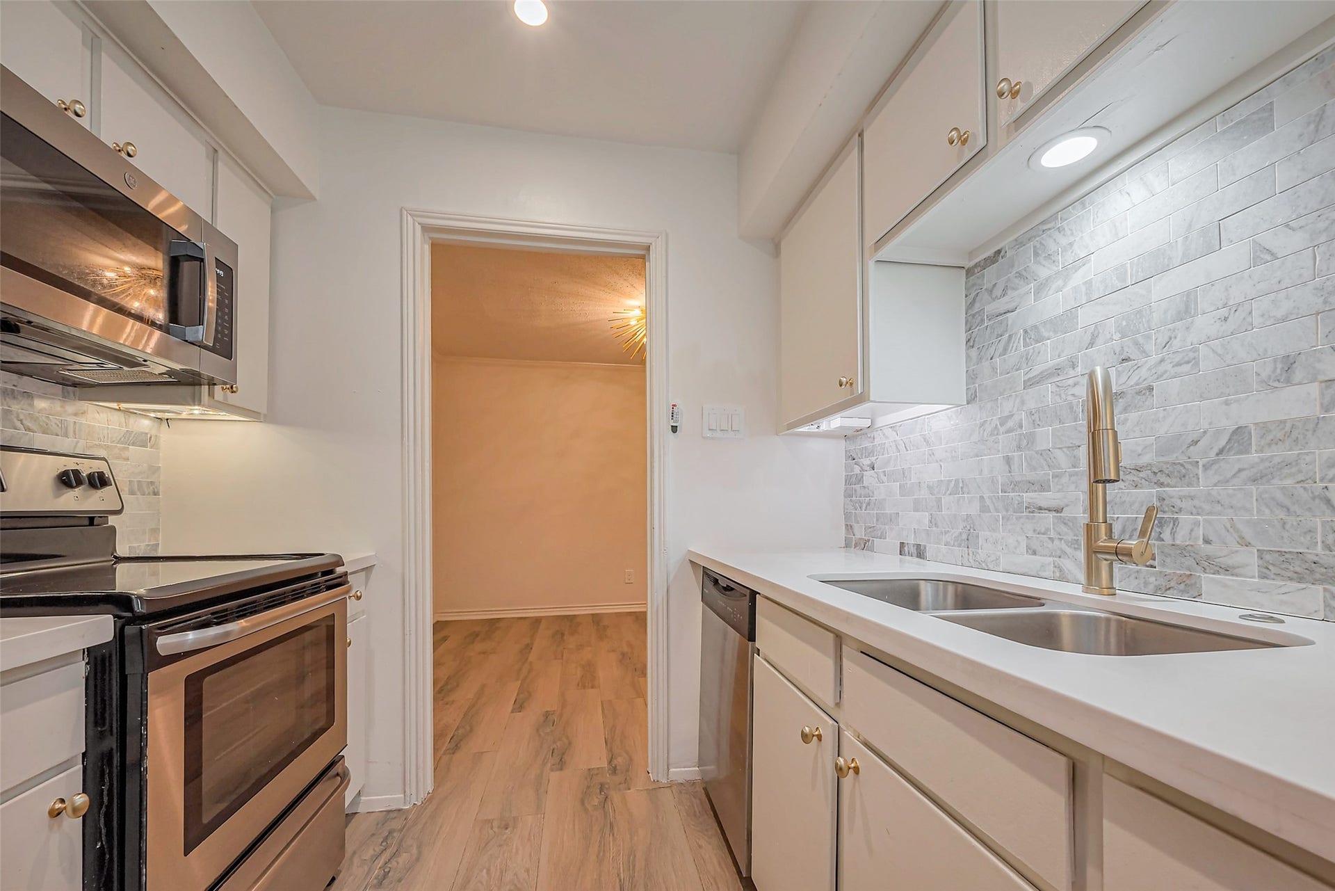 4639 Wild Indigo Street, #27/461, Houston, TX 77027 4639 Wild Indigo Street, #27/461, Houston, TX 77027