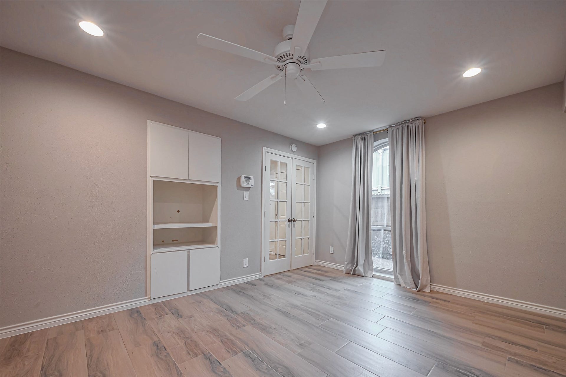4639 Wild Indigo Street, #27/461, Houston, TX 77027 4639 Wild Indigo Street, #27/461, Houston, TX 77027