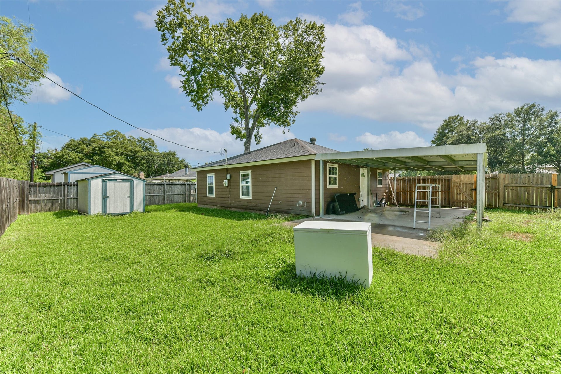 11830 15th Street, Santa Fe, TX 77510 11830 15th Street, Santa Fe, TX 77510