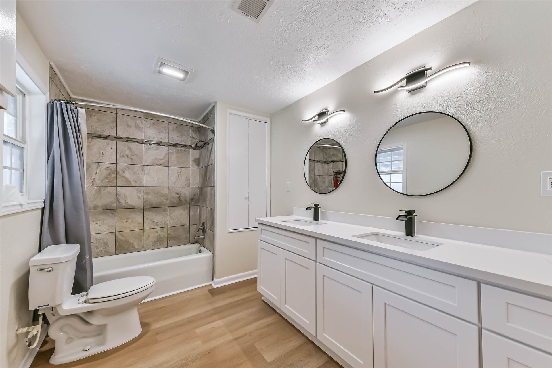 11830 15th Street, Santa Fe, TX 77510 11830 15th Street, Santa Fe, TX 77510