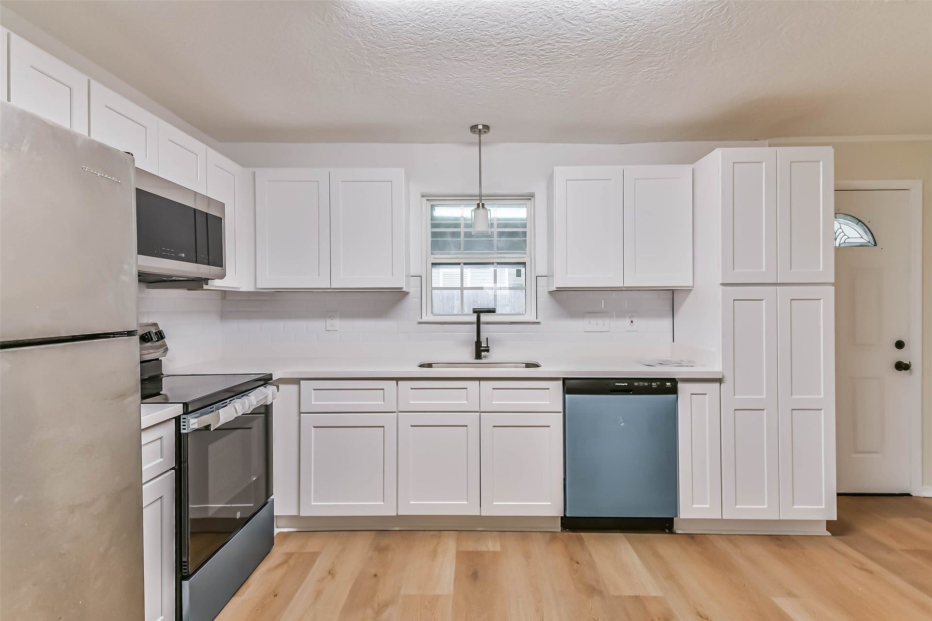 11830 15th Street, Santa Fe, TX 77510 11830 15th Street, Santa Fe, TX 77510