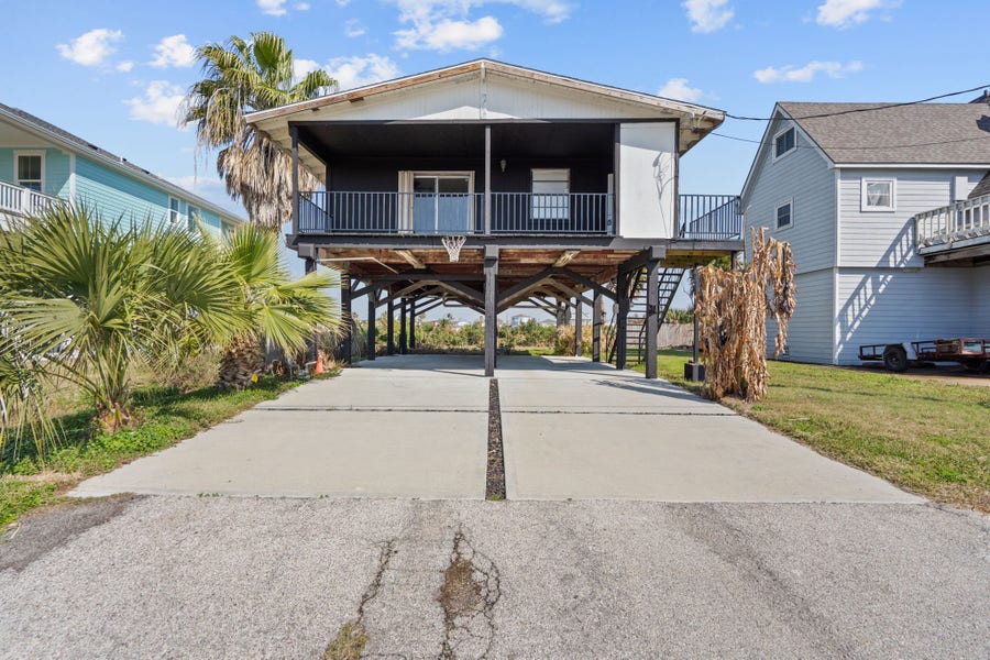 Property photo for 810 93rd Street, Galveston, TX