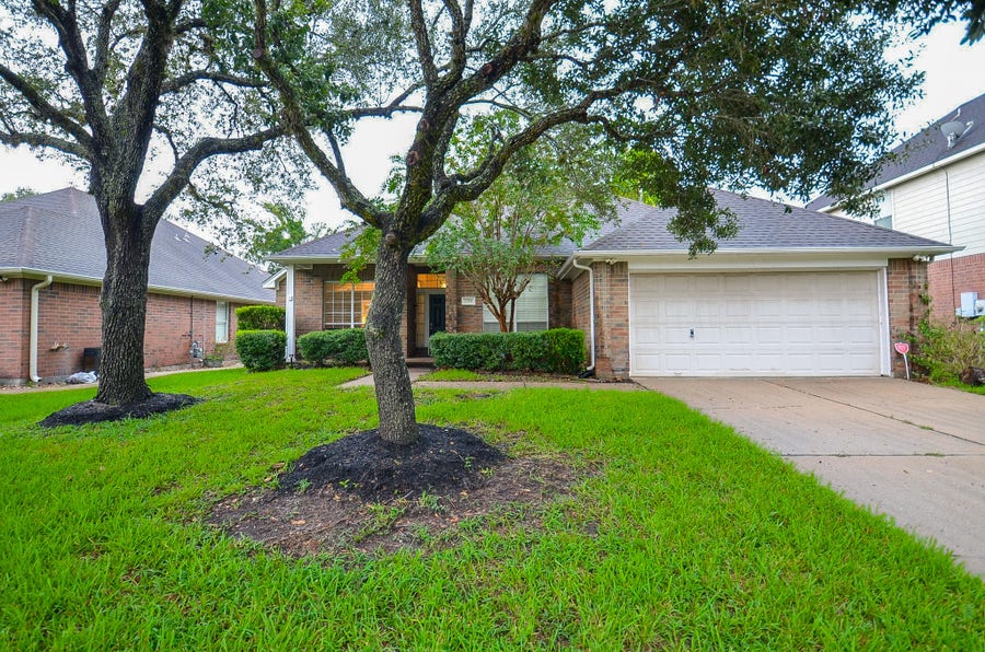 Property photo for 1350 Summer Terrace Drive, Sugar Land, TX