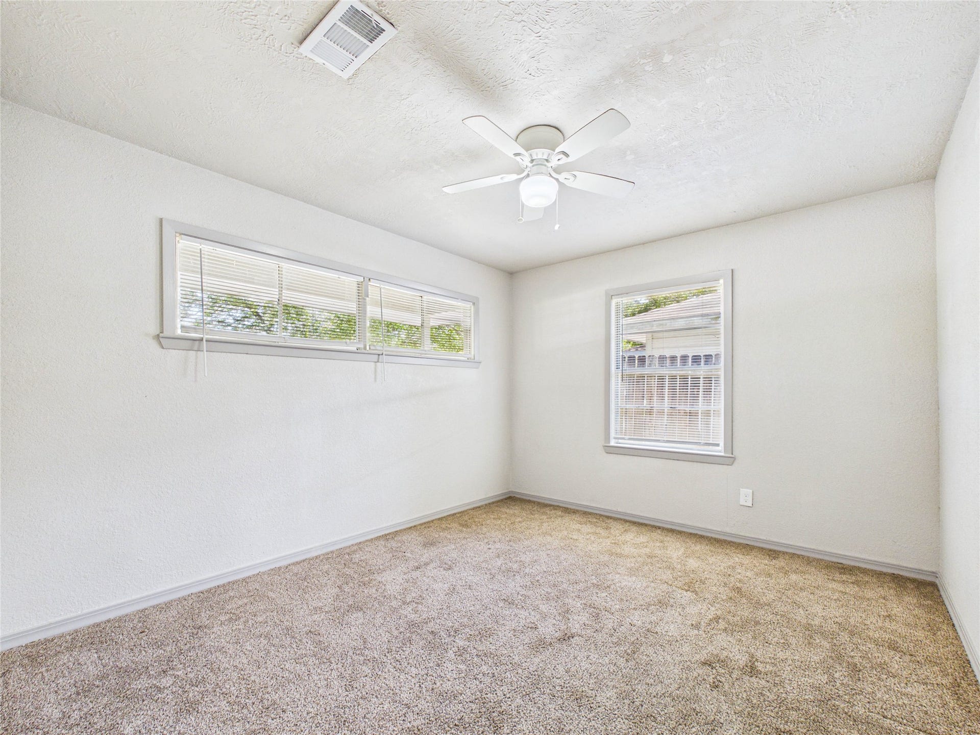302 Sycamore Drive, Hitchcock, TX 77563 302 Sycamore Drive, Hitchcock, TX 77563