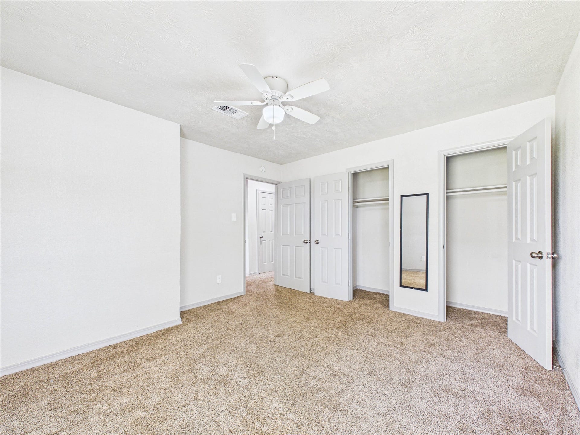 302 Sycamore Drive, Hitchcock, TX 77563 302 Sycamore Drive, Hitchcock, TX 77563